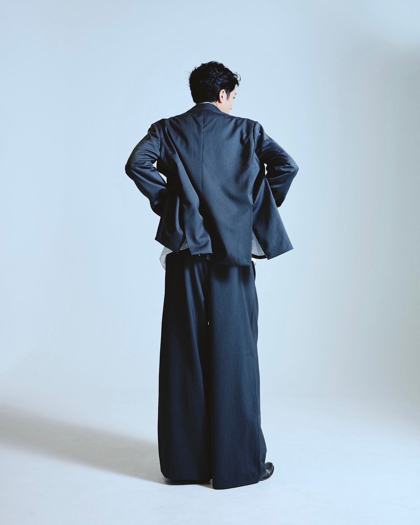 1tuck wide baggy slacks