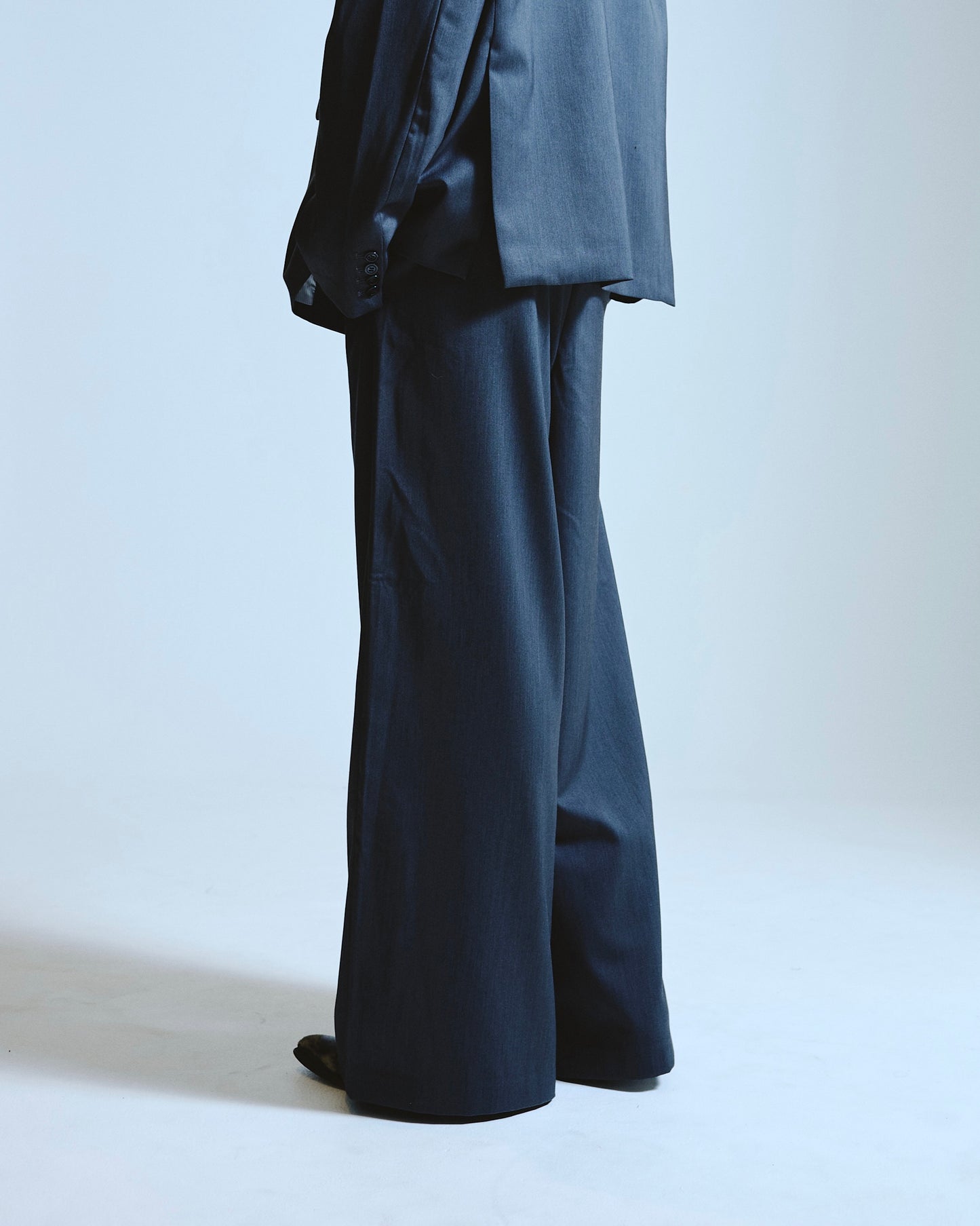 1tuck wide baggy slacks