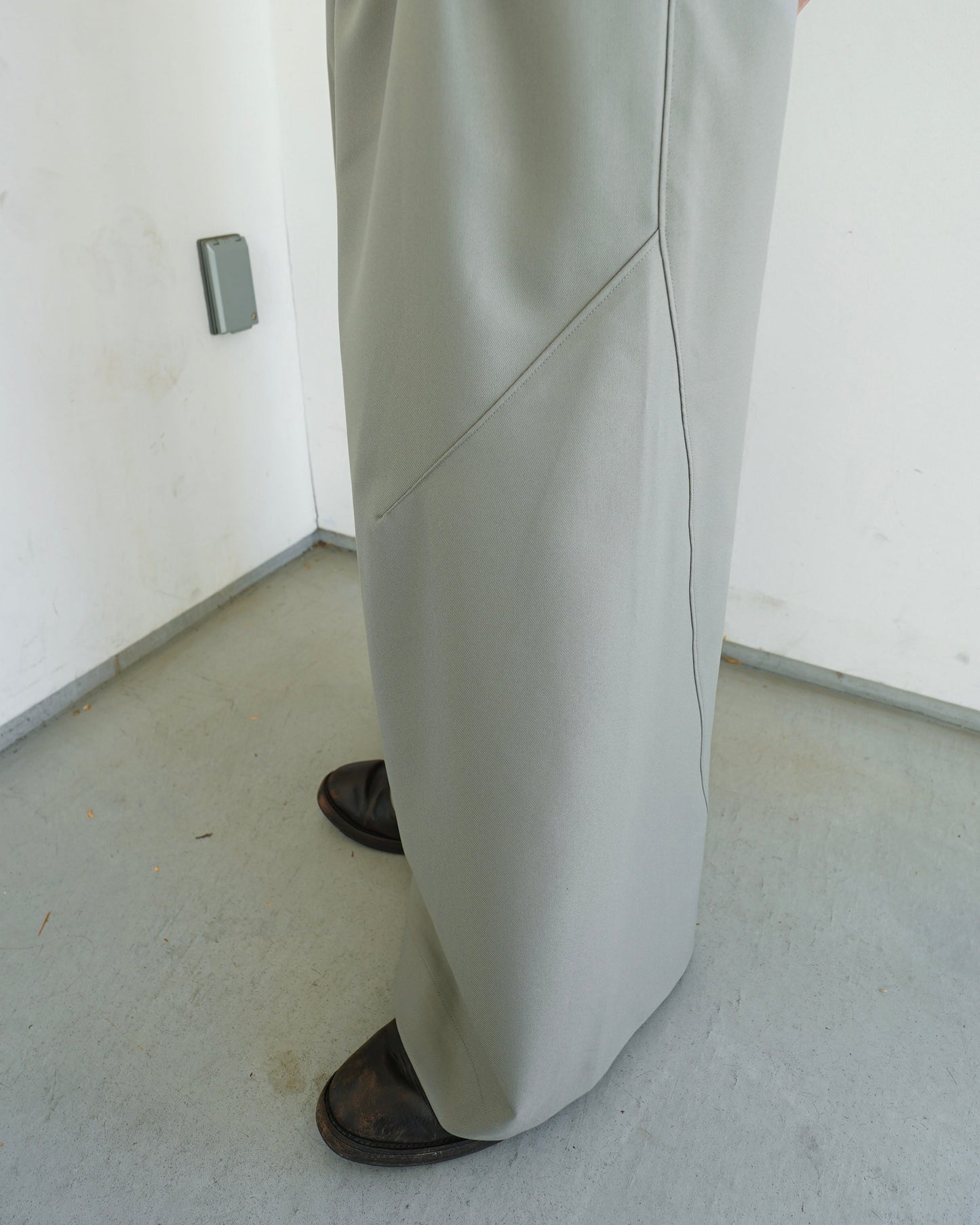 2tuck super baggy slacks