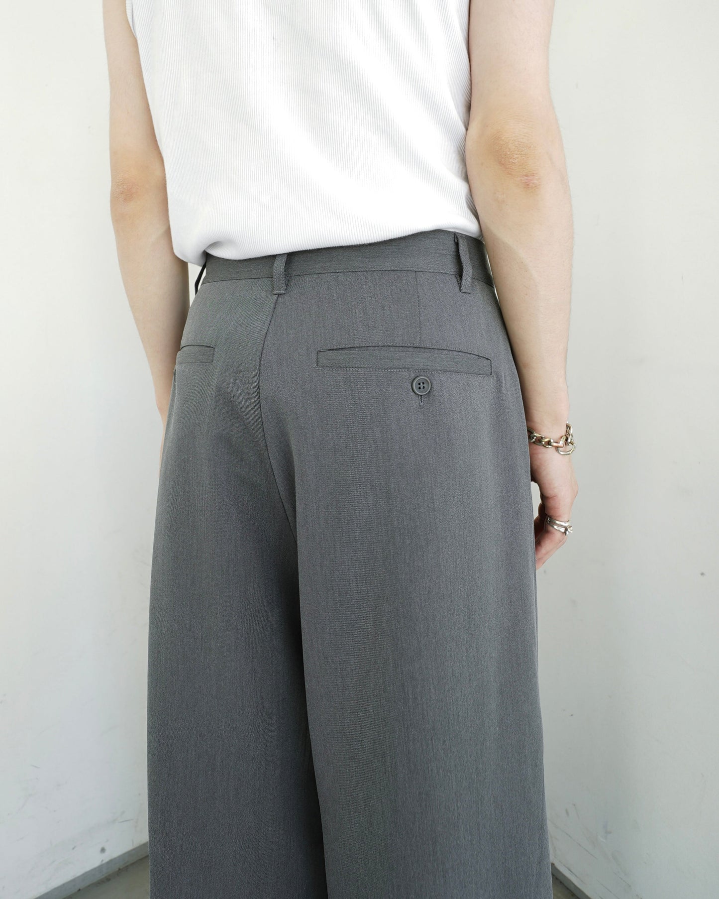 2tuck super baggy slacks