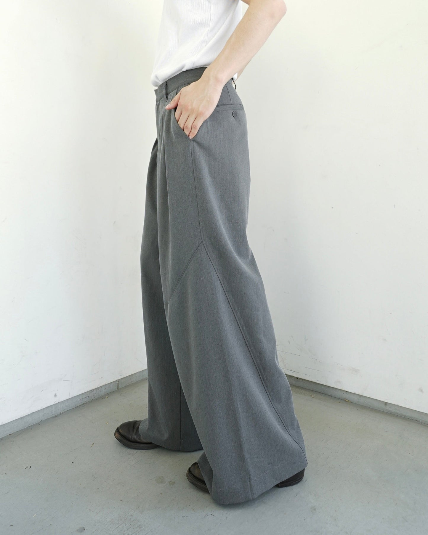 2tuck super baggy slacks