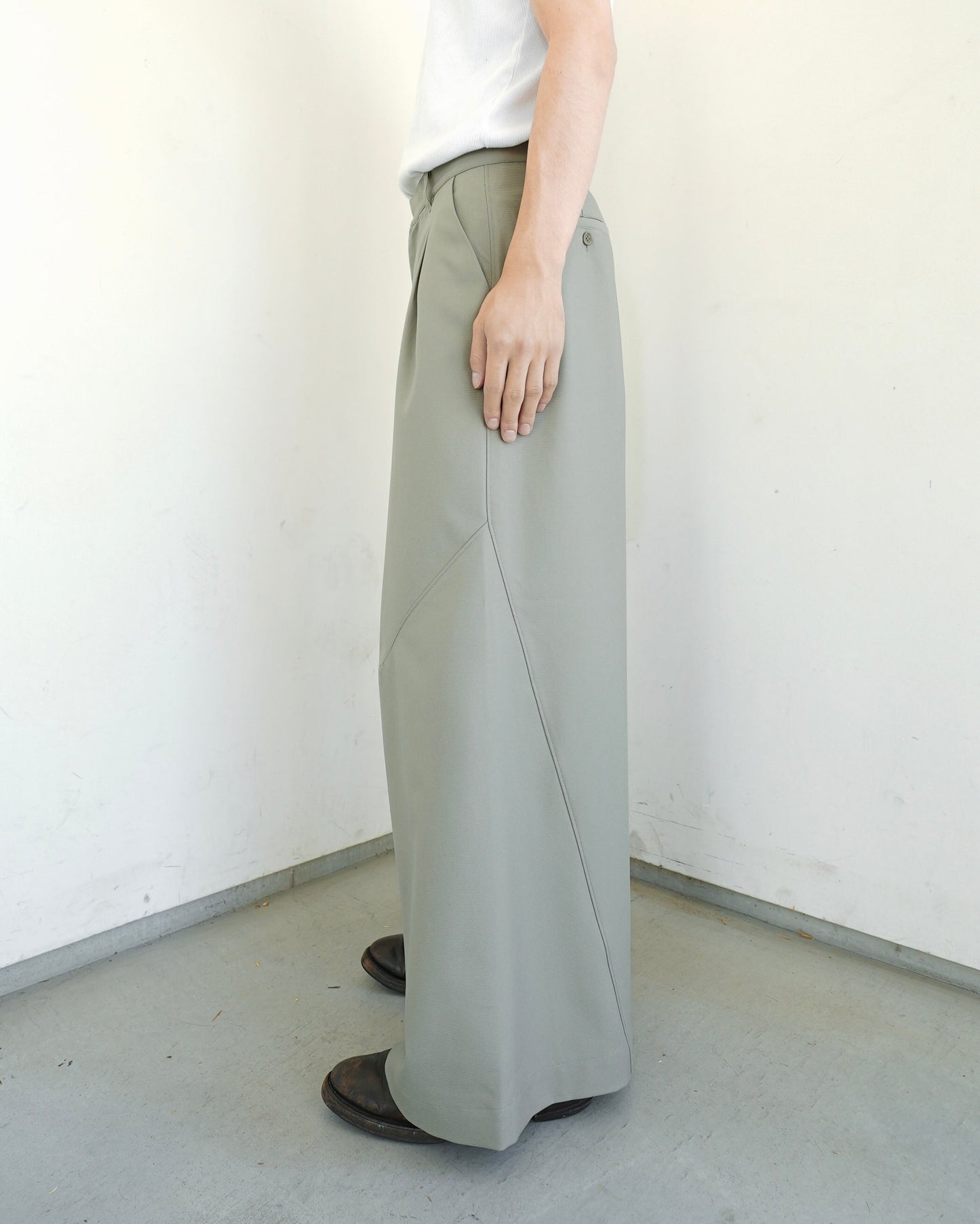 2tuck super baggy slacks