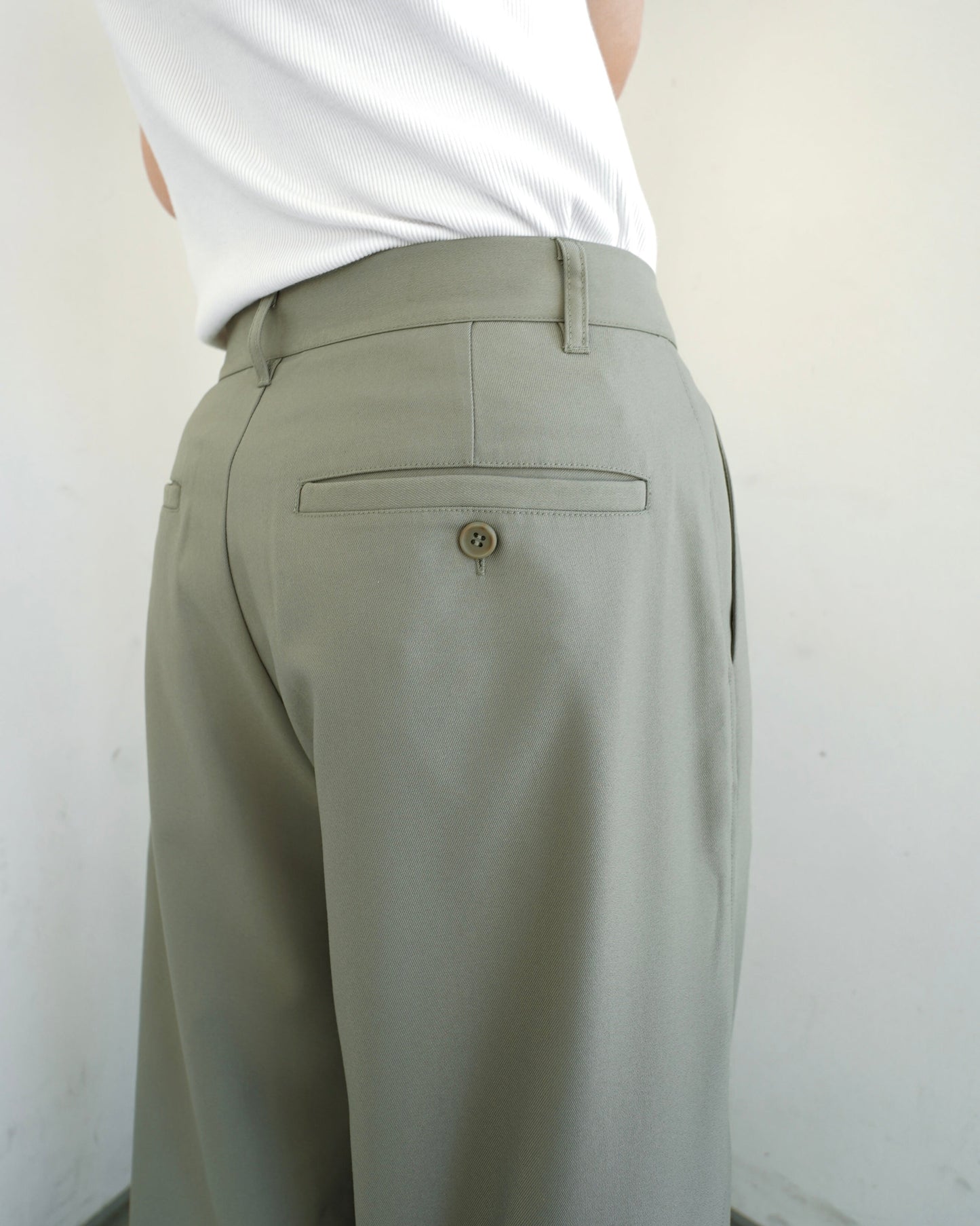 2tuck super baggy slacks