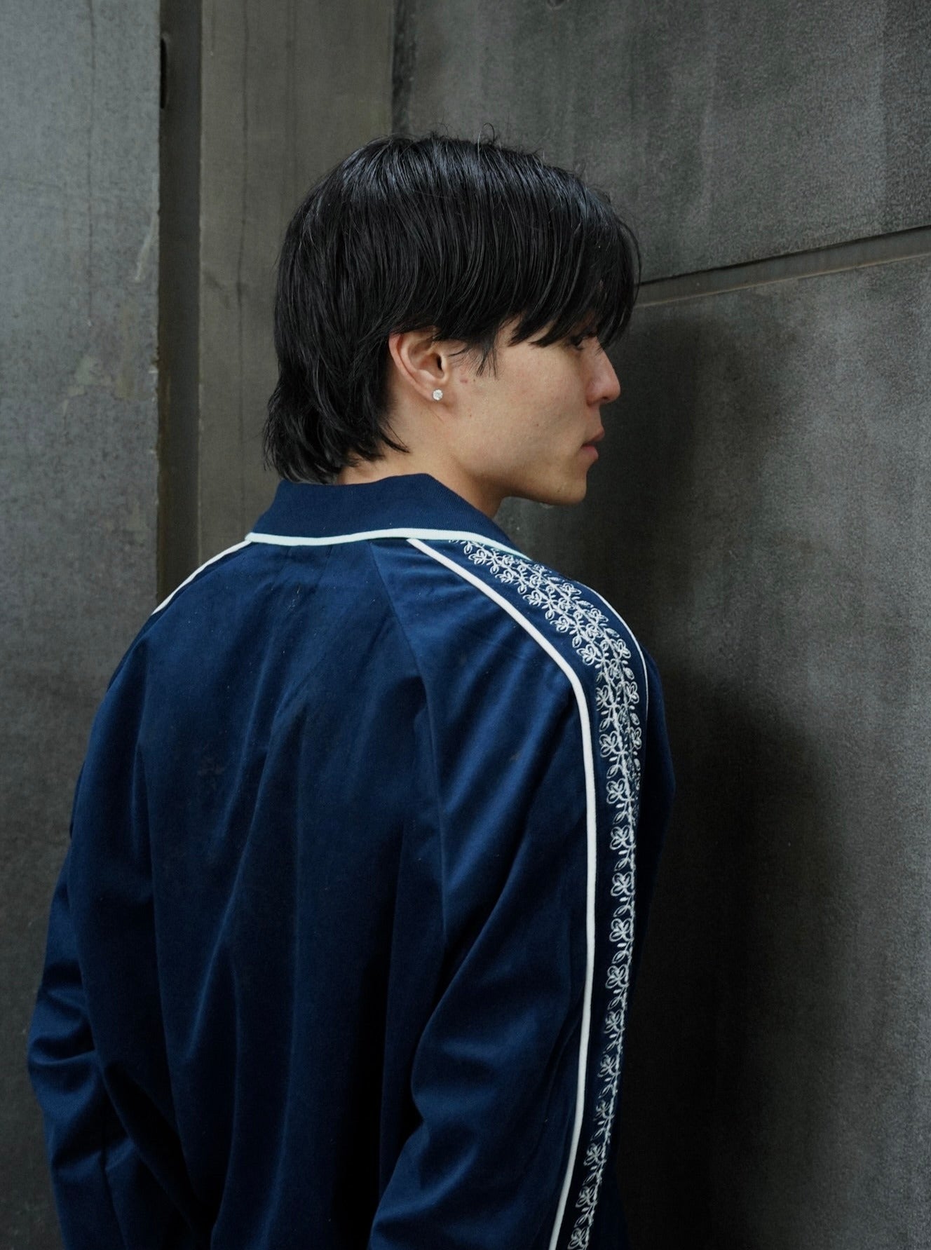 flower embroidery line velour skipper game shirt