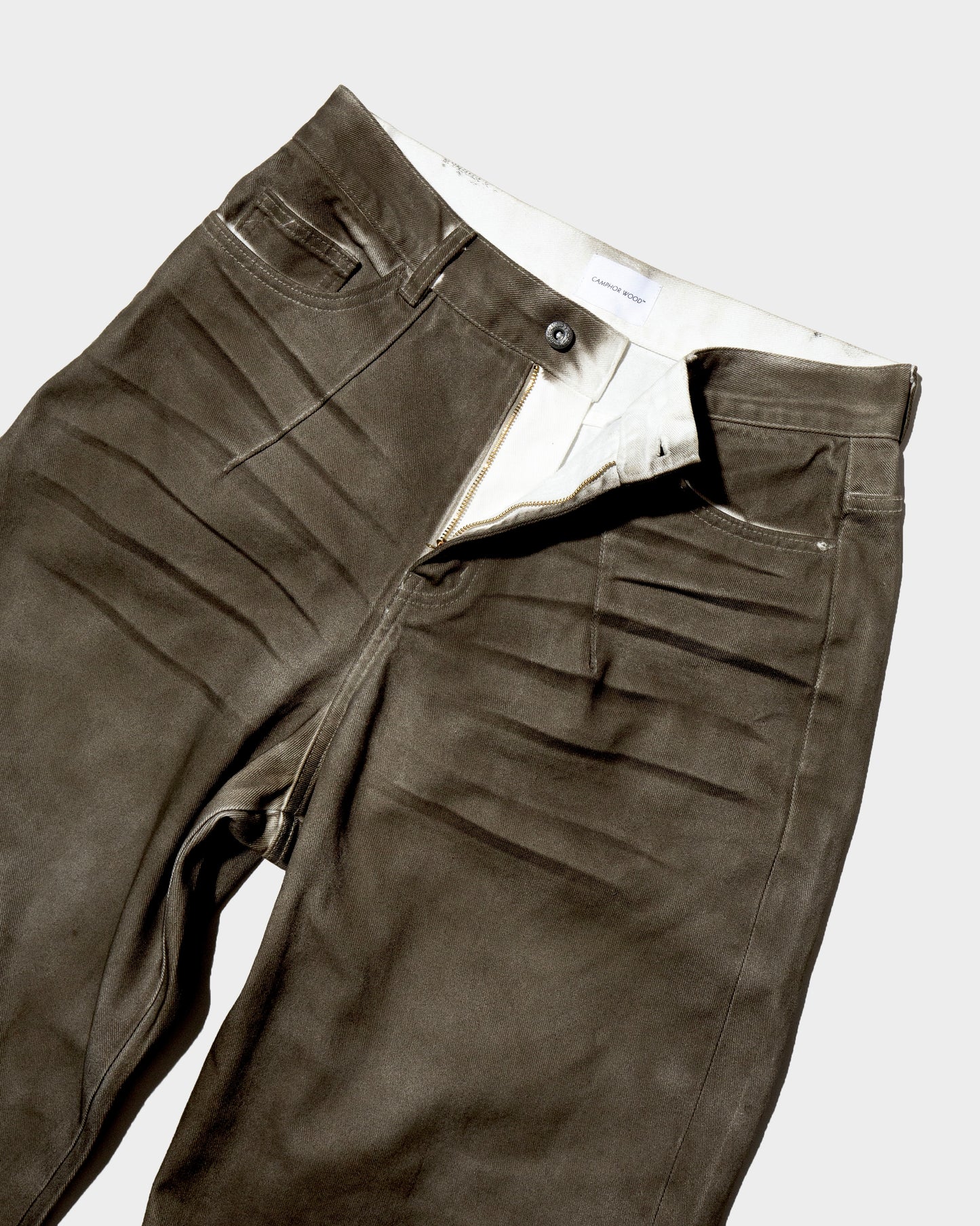 wide baggy spray processing denim trousers
