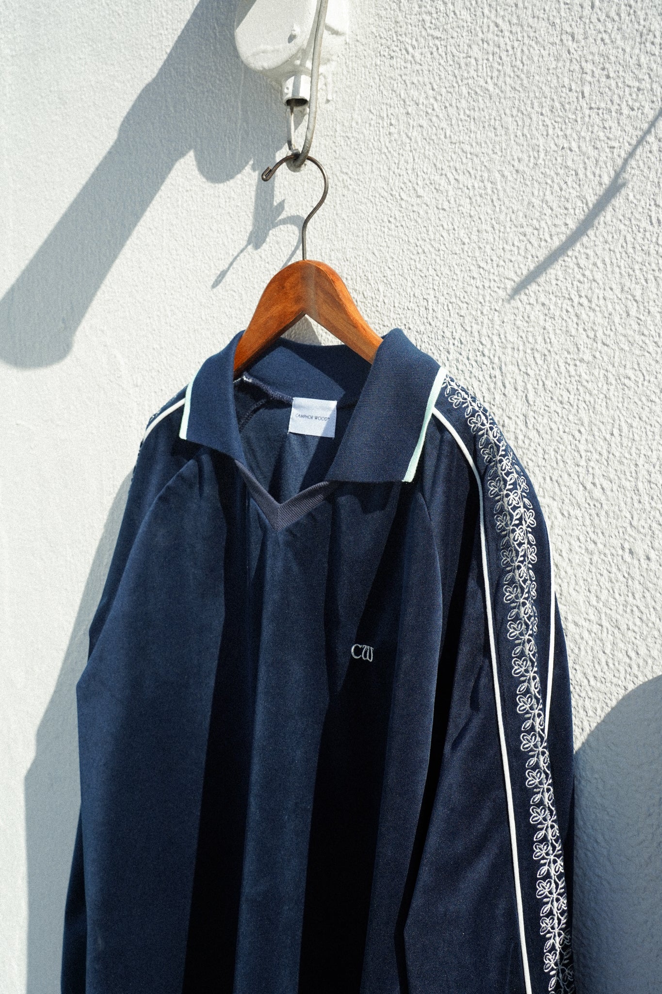 flower embroidery line velour skipper game shirt