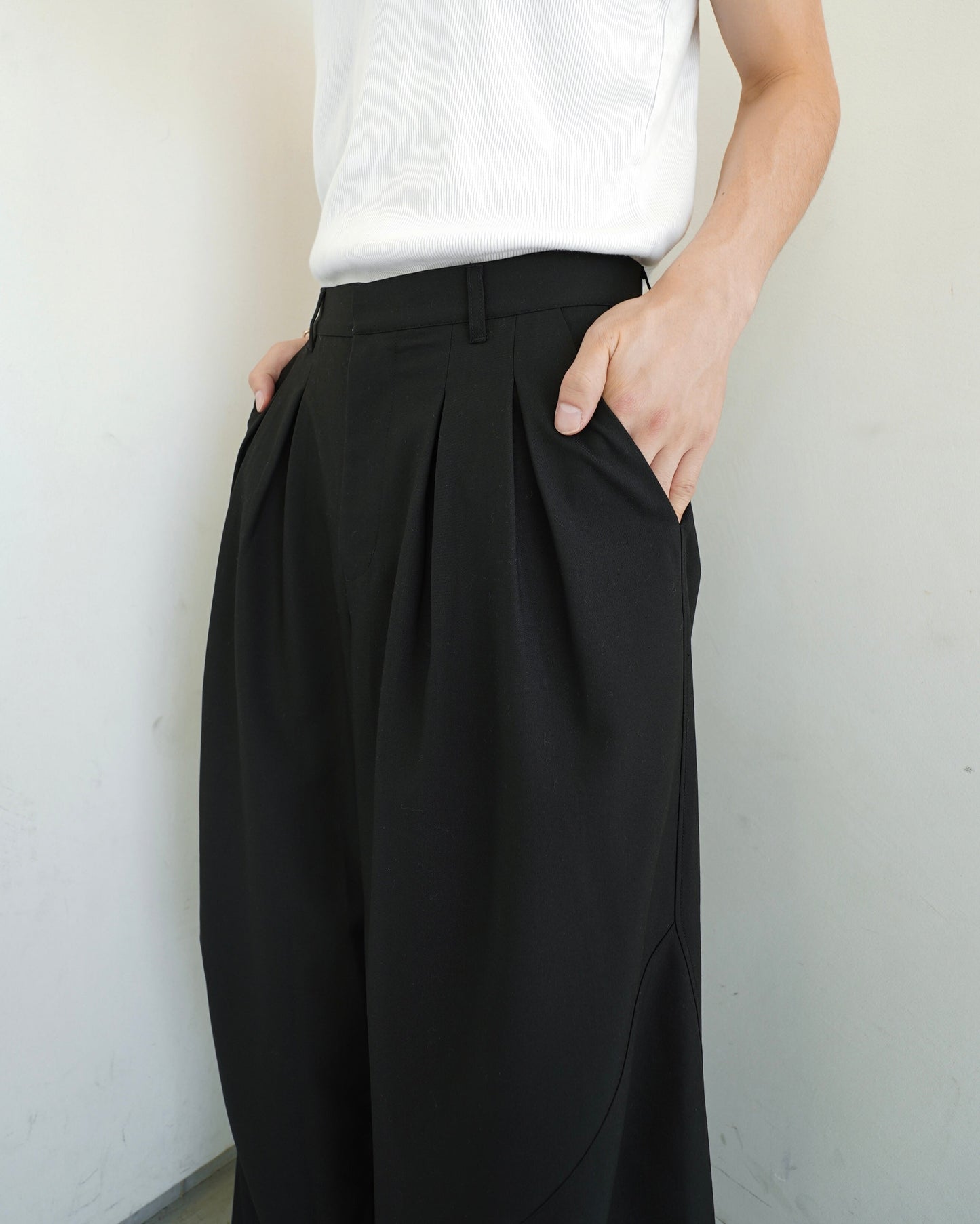 2tuck super baggy slacks