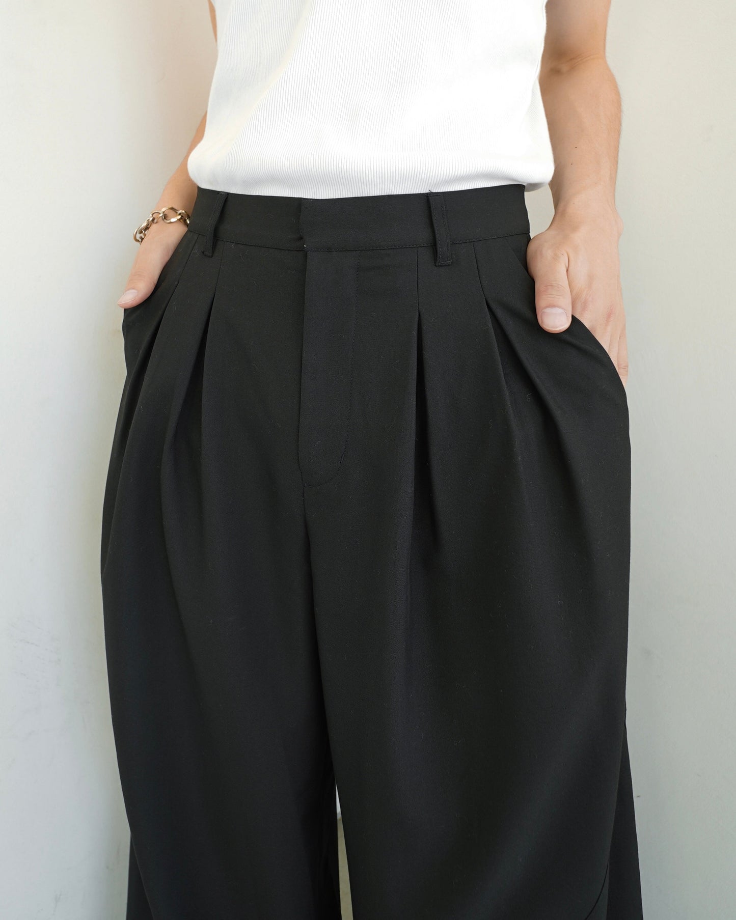 2tuck super baggy slacks