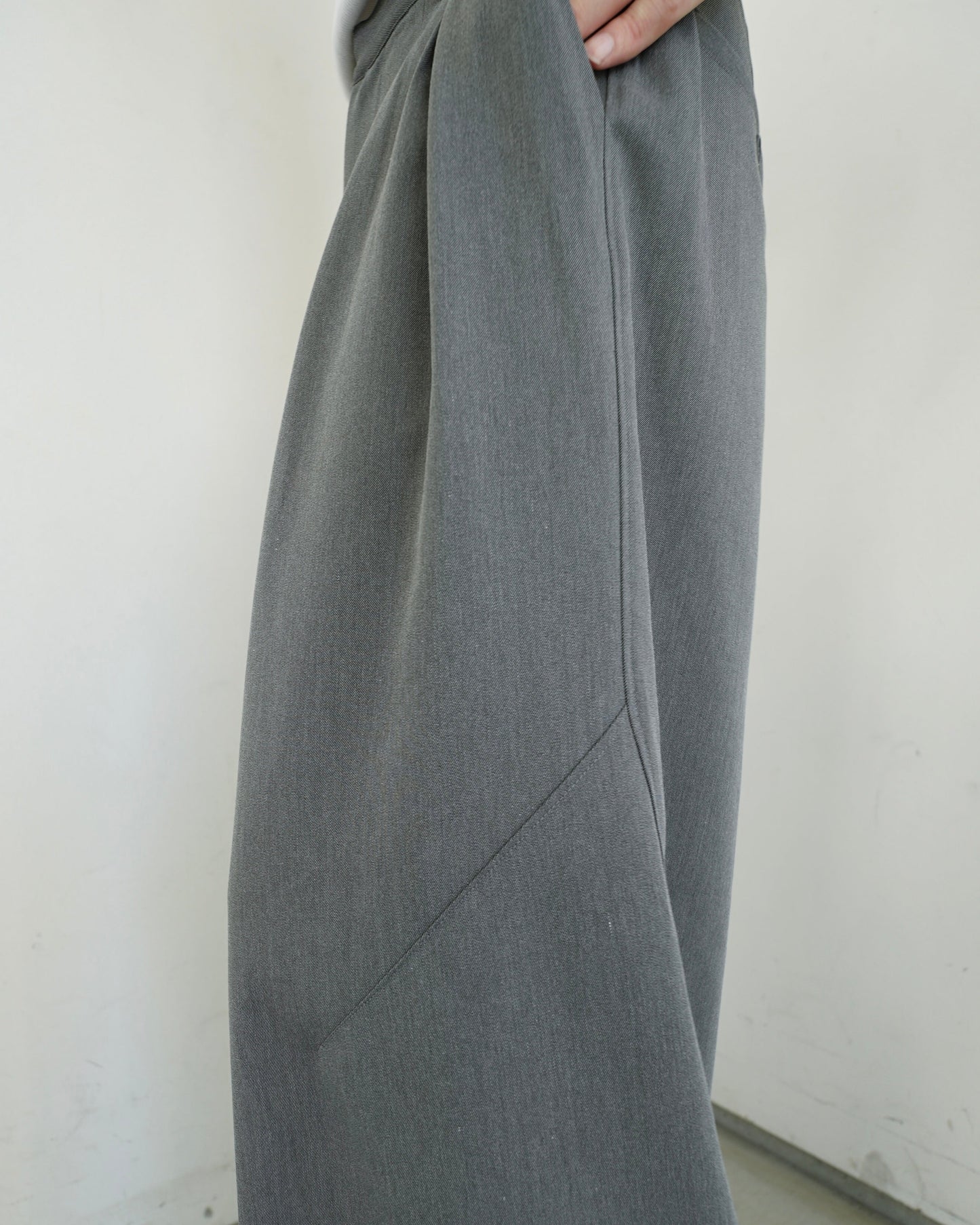 2tuck super baggy slacks