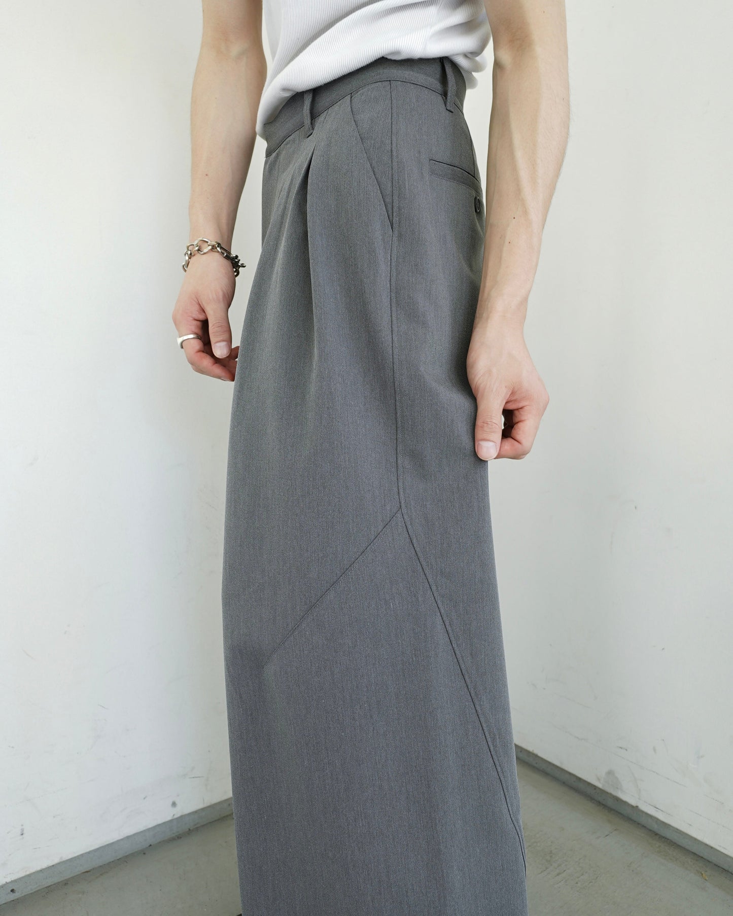 2tuck super baggy slacks