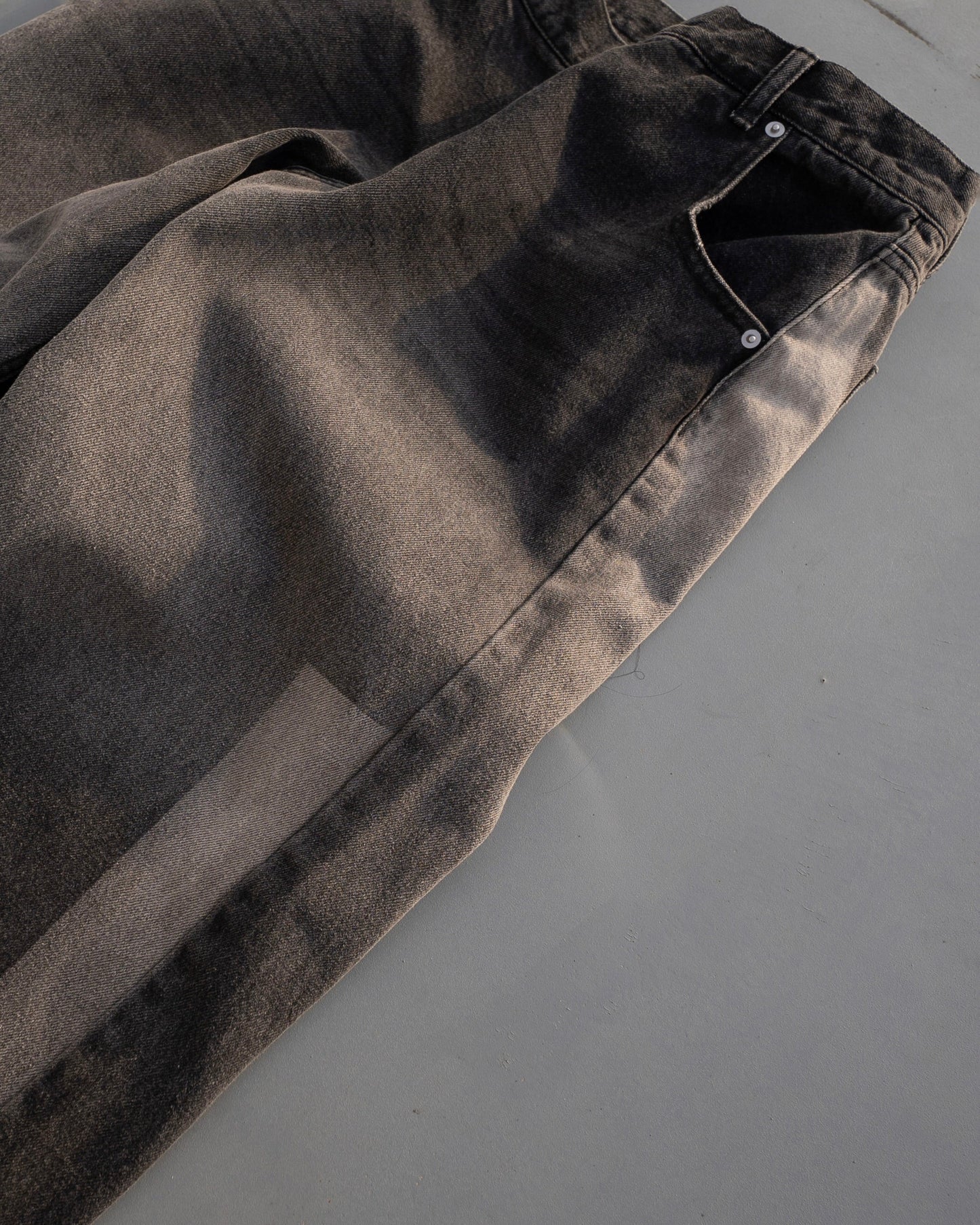 fade blast semi-baggy denim