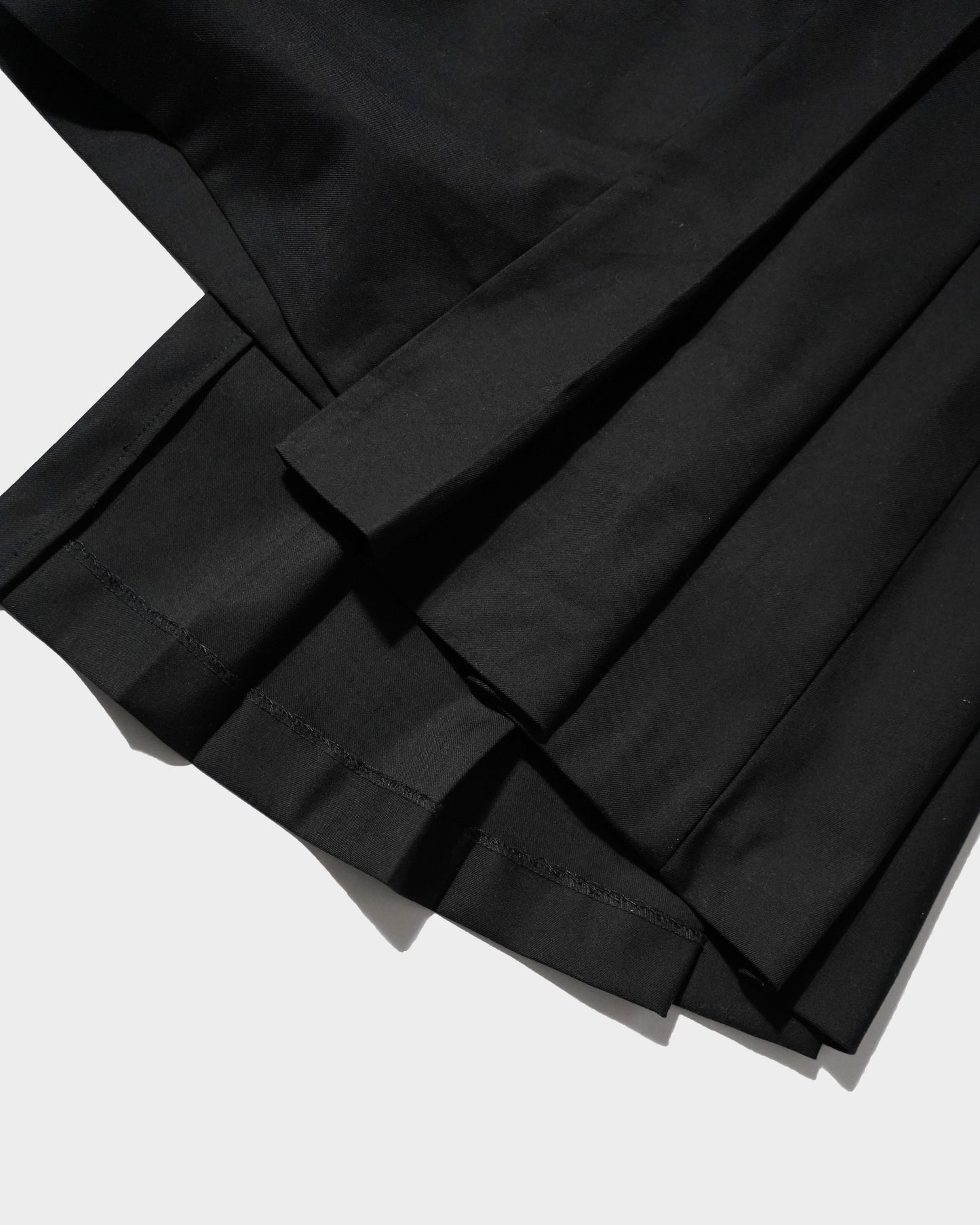 EYELET PLEATS WRAP SKIRT