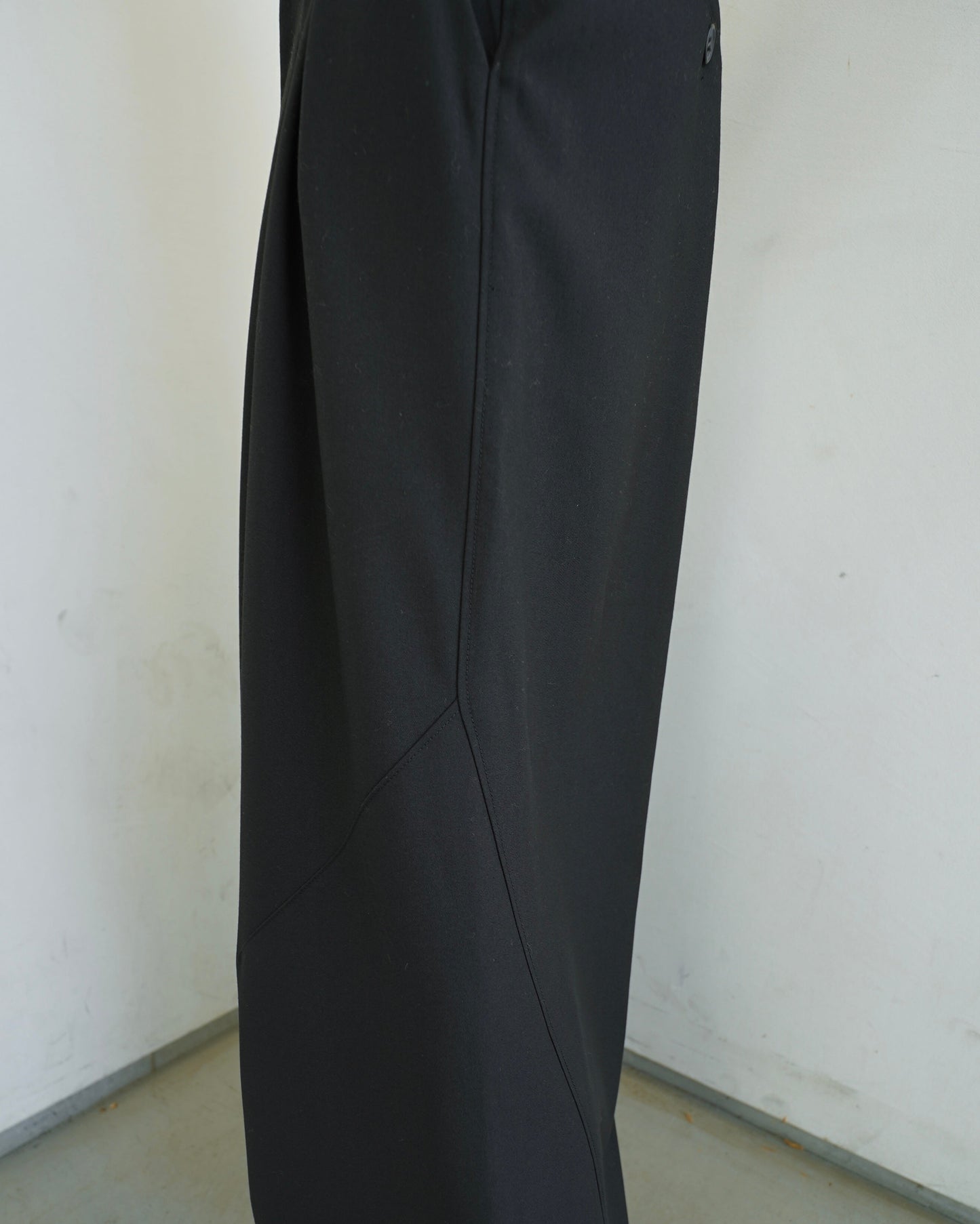 2tuck super baggy slacks