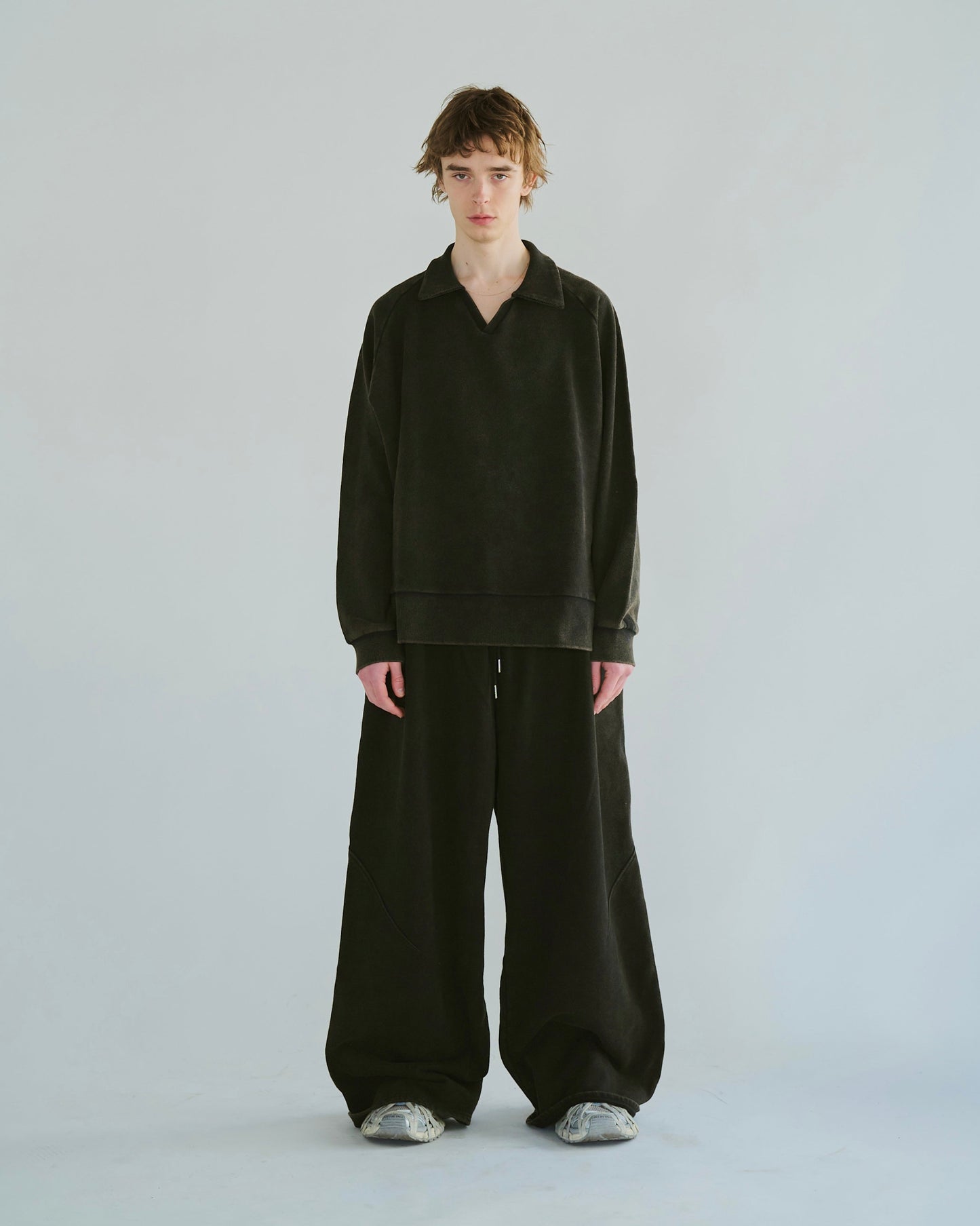 sunfade raglan sleeve collared sweat top