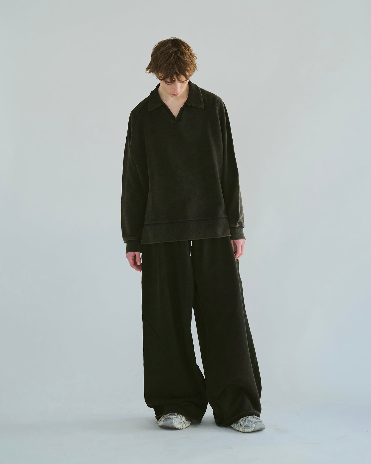 sunfade raglan sleeve collared sweat top