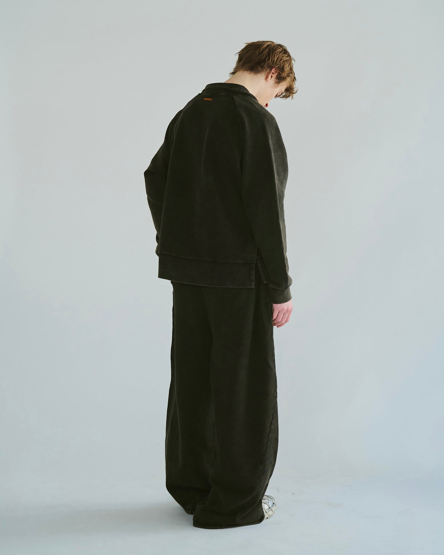 sunfade raglan sleeve collared sweat top
