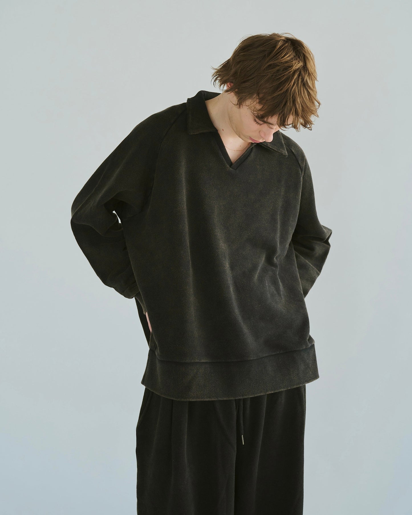 sunfade raglan sleeve collared sweat top