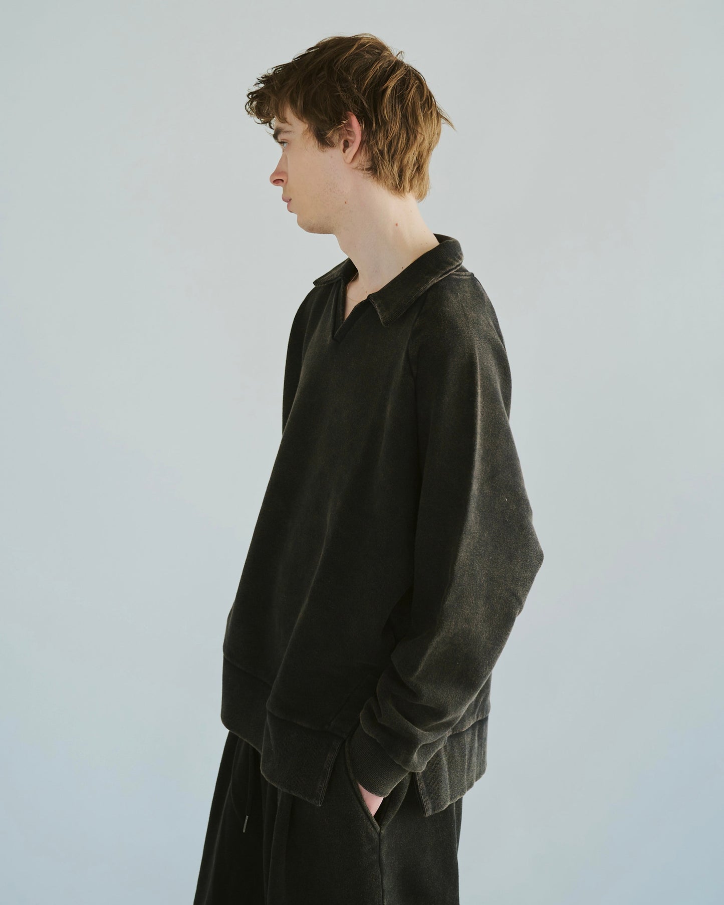 sunfade raglan sleeve collared sweat top