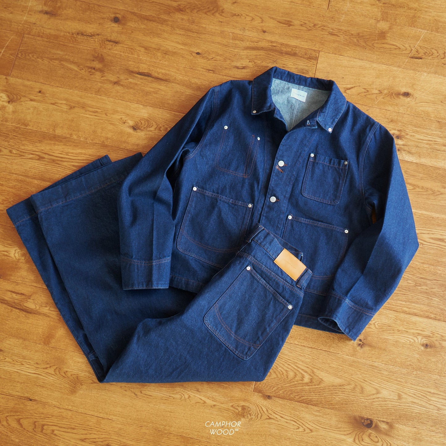 knee tuck wide baggy denim pants