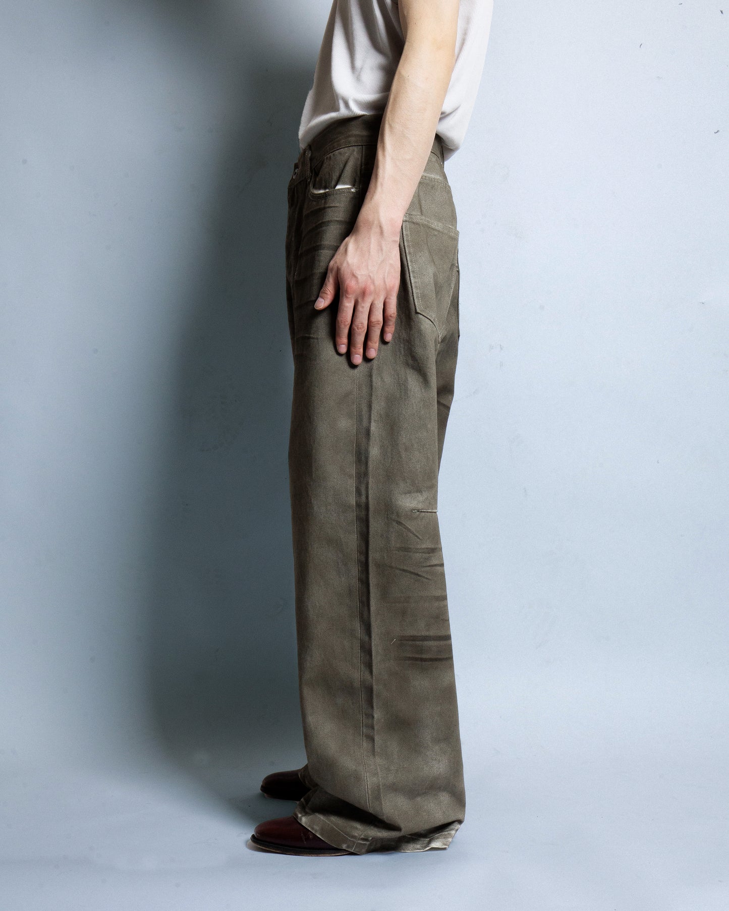 wide baggy spray processing denim trousers