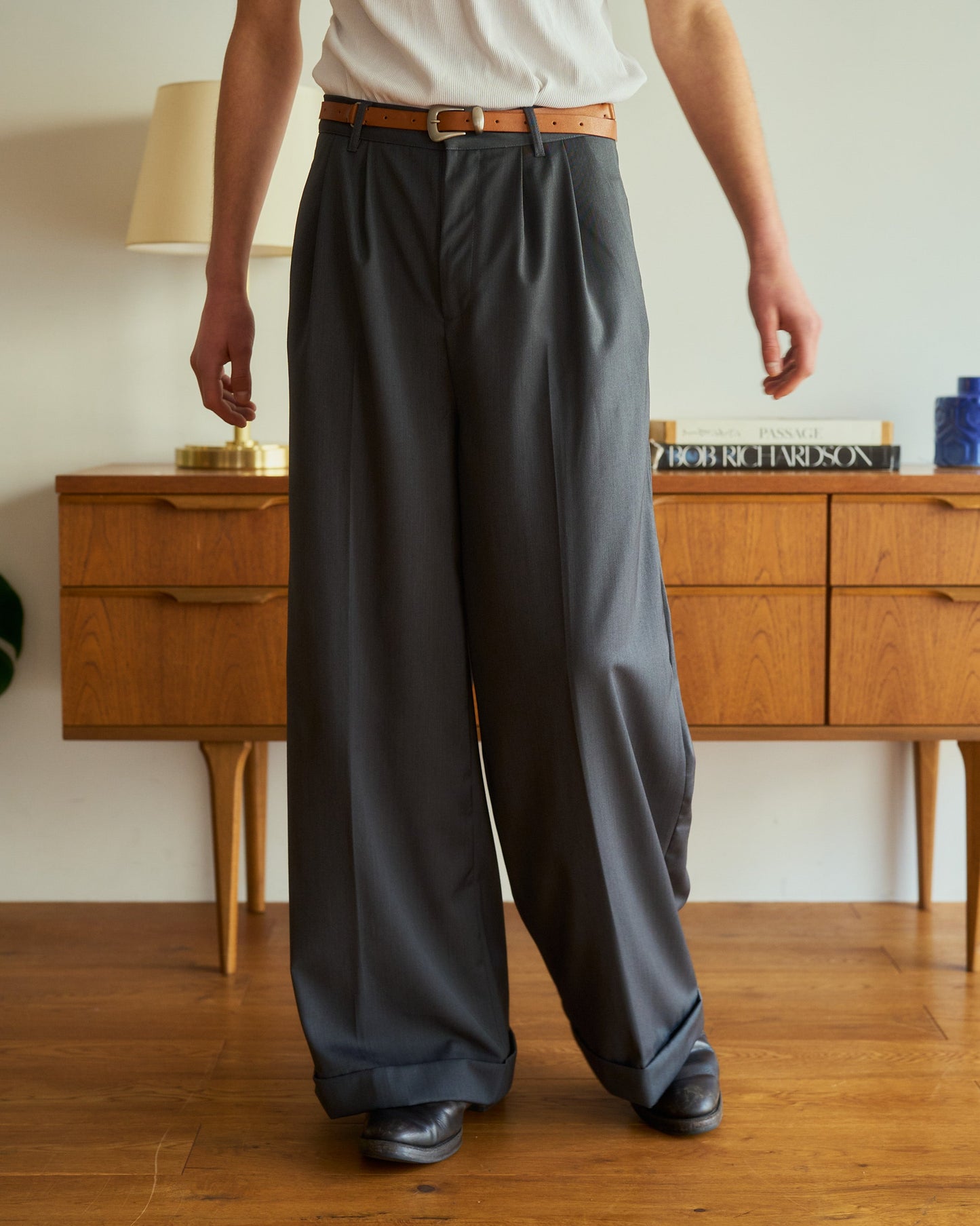 2tuck wide baggy flare slacks