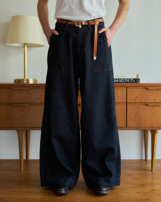 knee tuck wide baggy denim pants