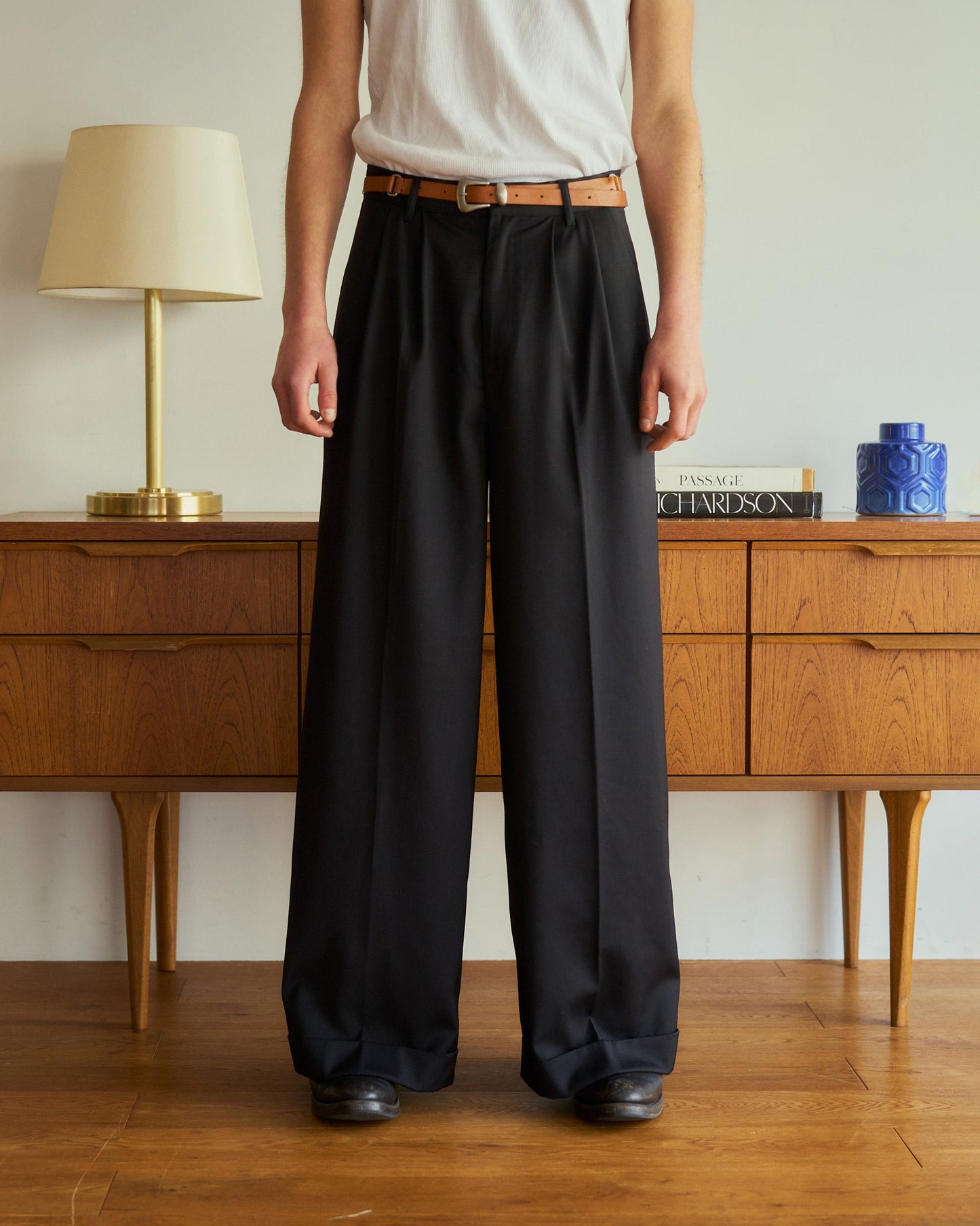 2tuck wide baggy flare slacks
