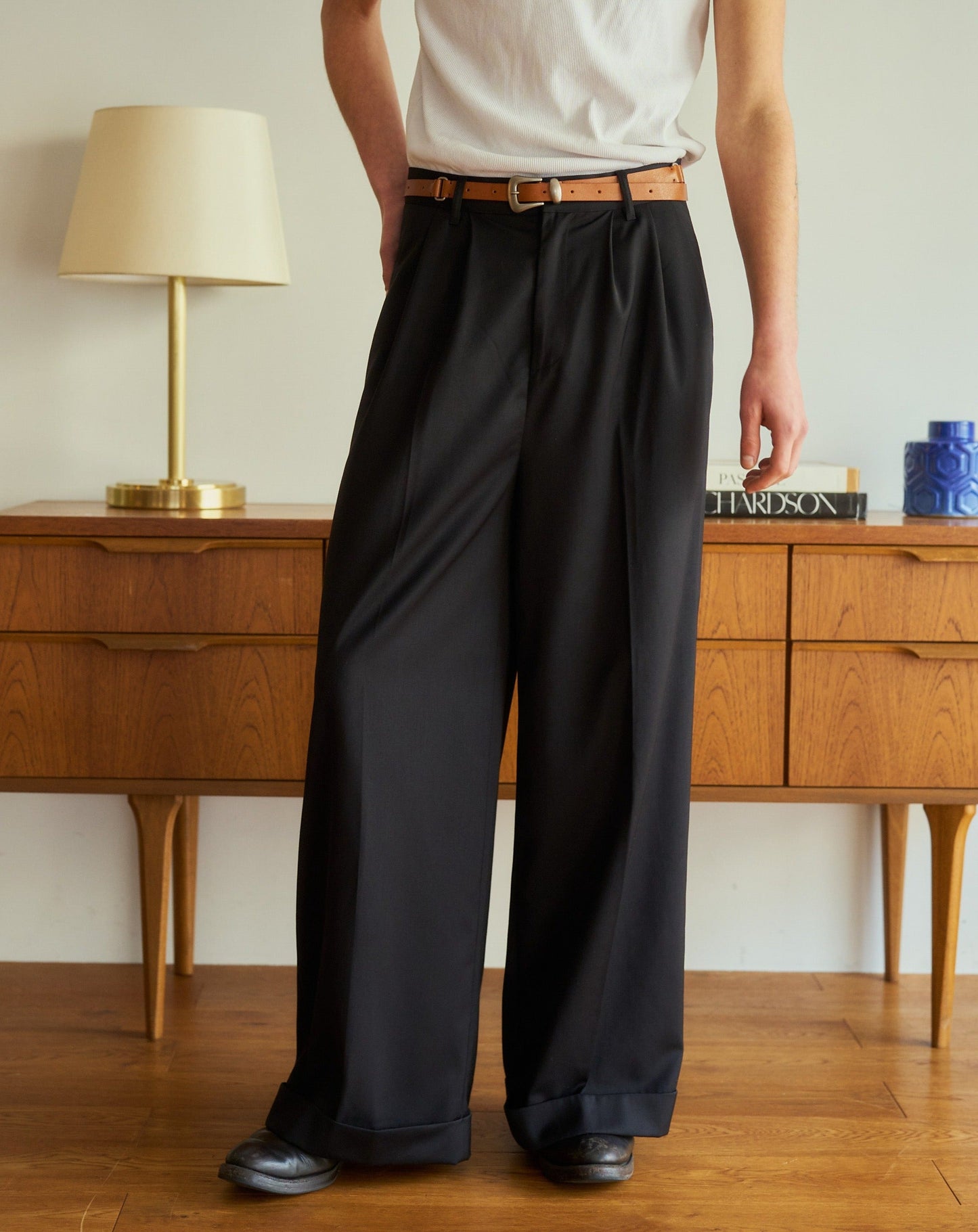 2tuck wide baggy flare slacks