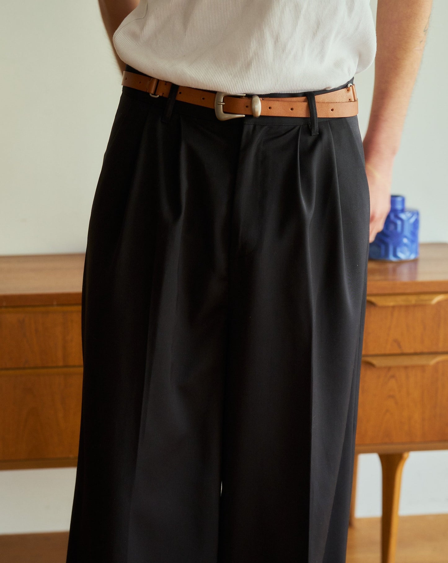 2tuck wide baggy flare slacks