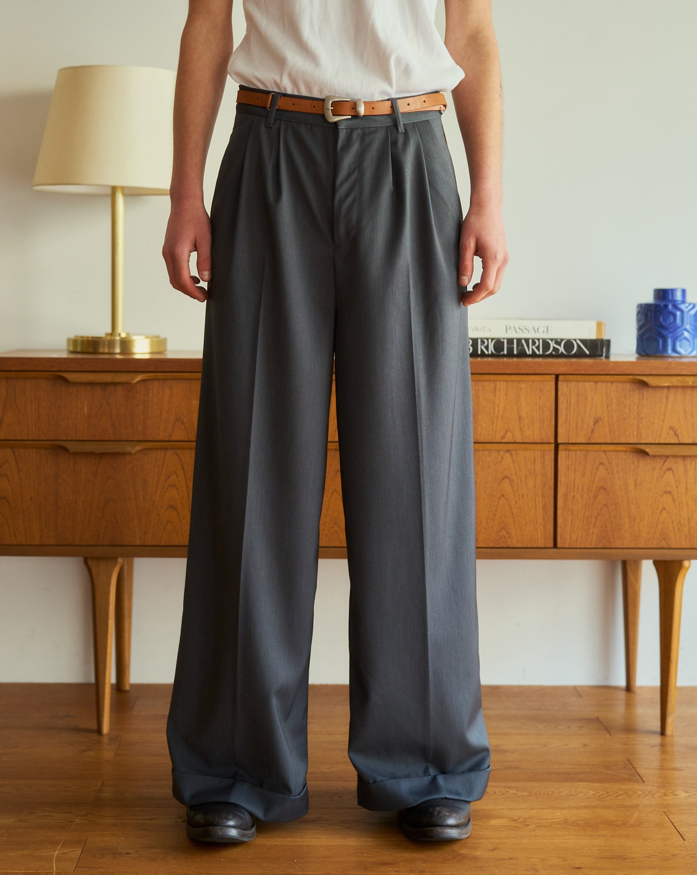 Champhor wood２tuck wide baggy slacks 2tuck wide baggy flare slacks – CAMPHOR WOOD - OFFICIAL