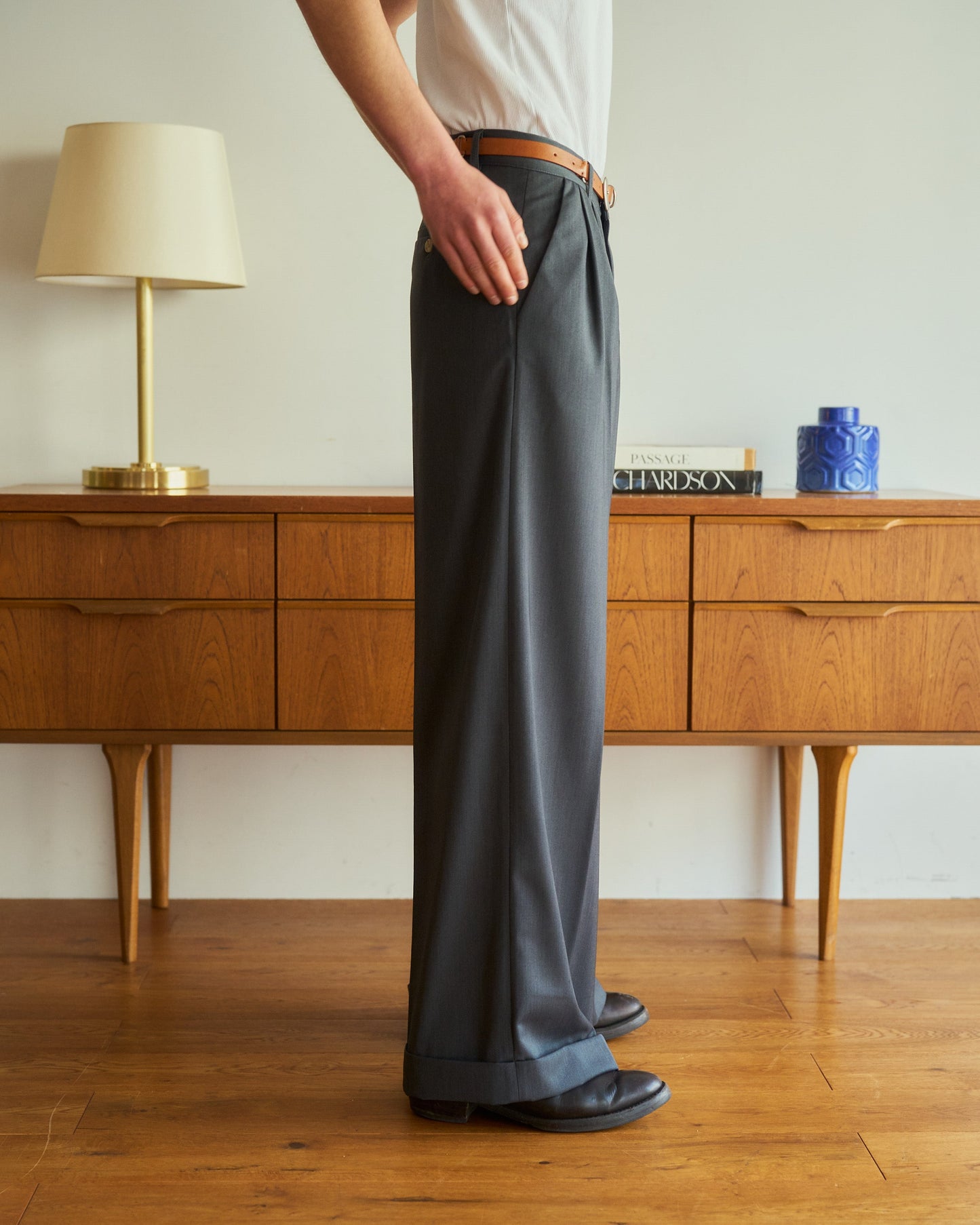 2tuck wide baggy flare slacks