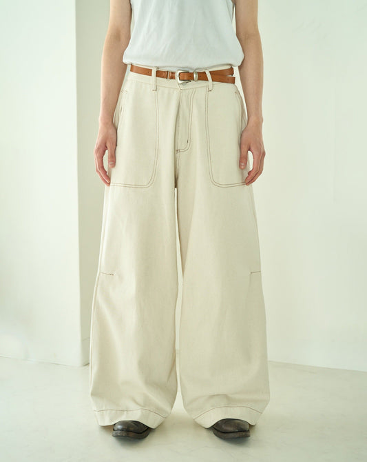 knee tuck wide baggy nep jeans