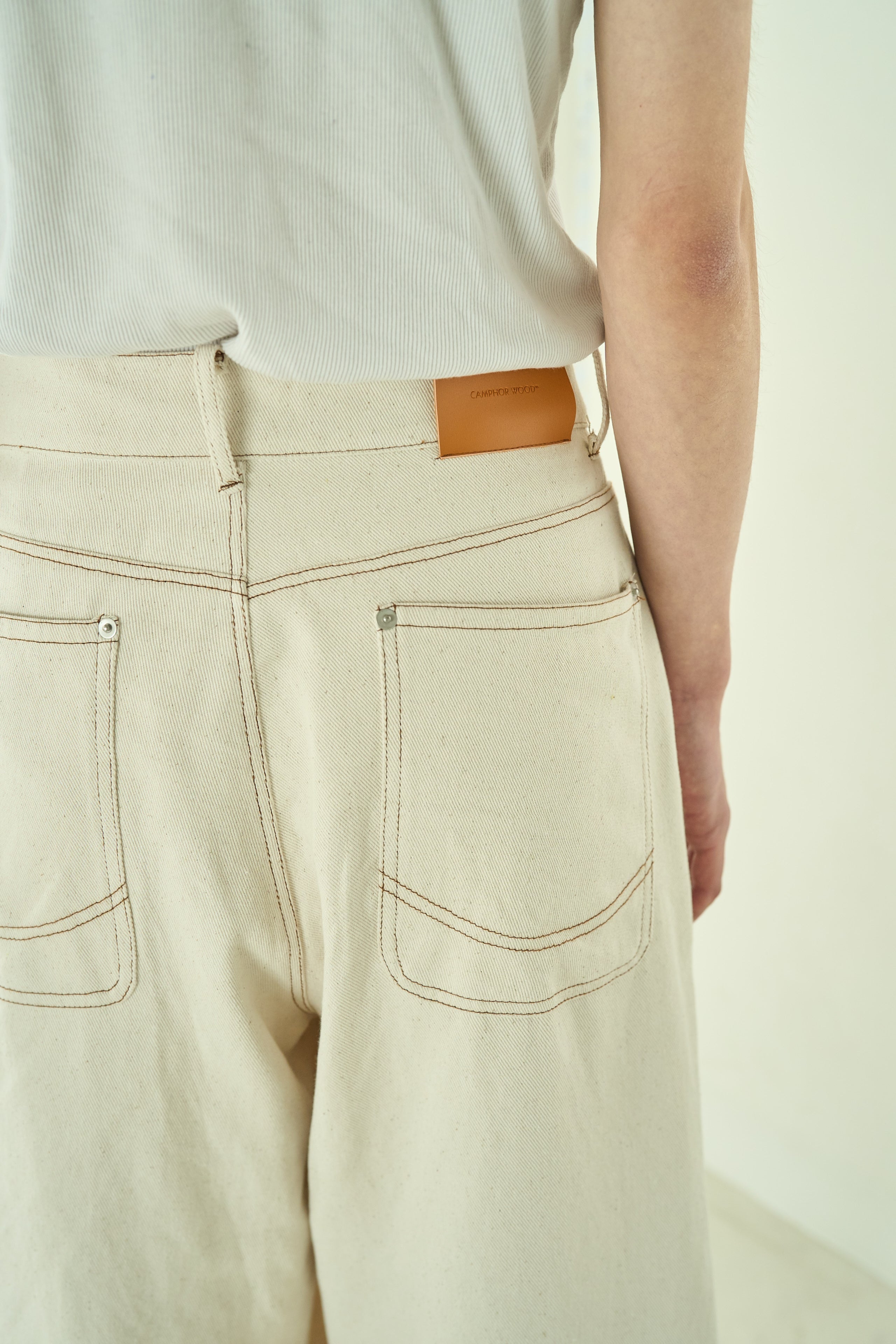 knee tuck wide baggy nep jeans – CAMPHOR WOOD - OFFICIAL