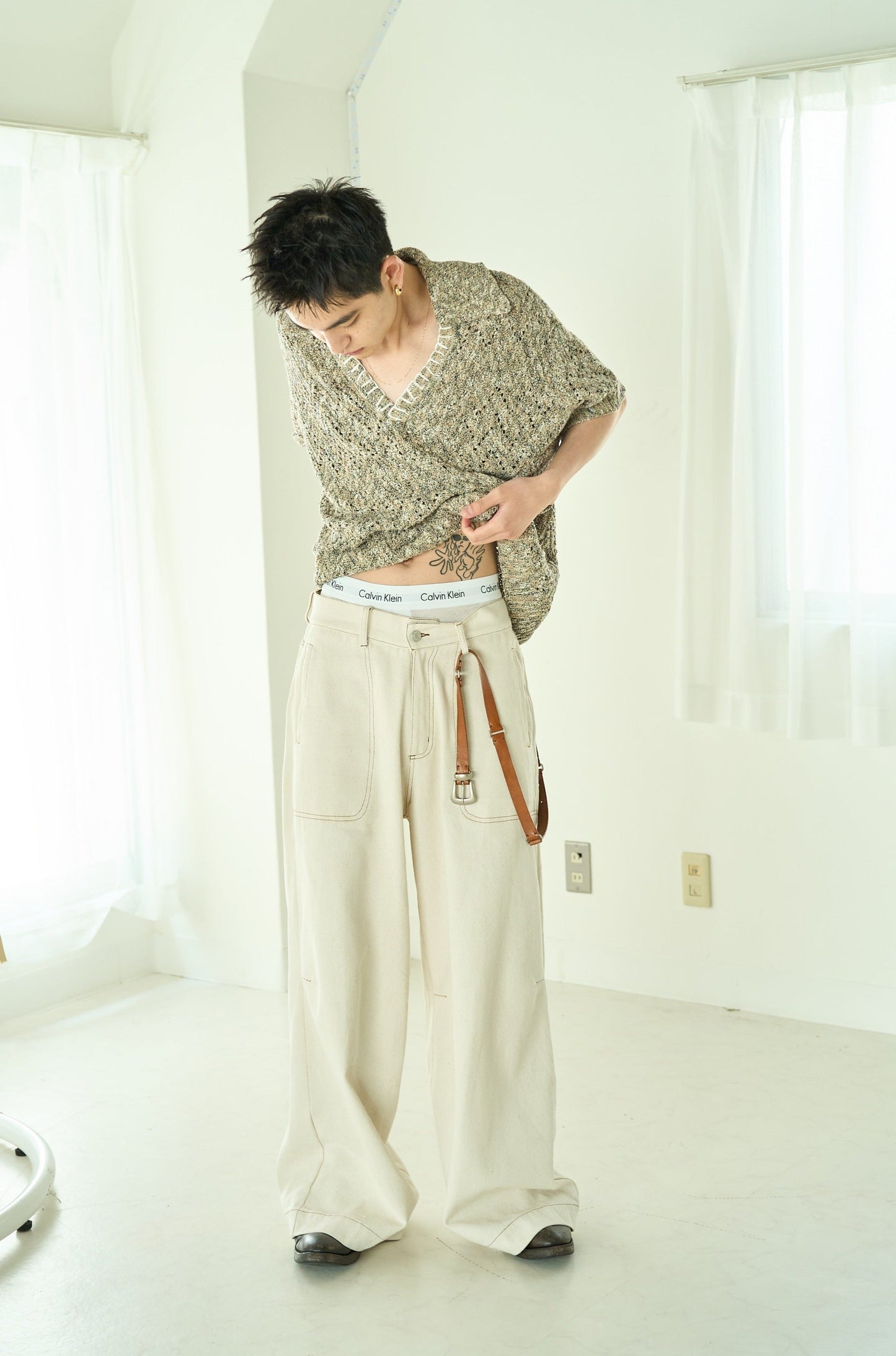 knee tuck wide baggy nep jeans