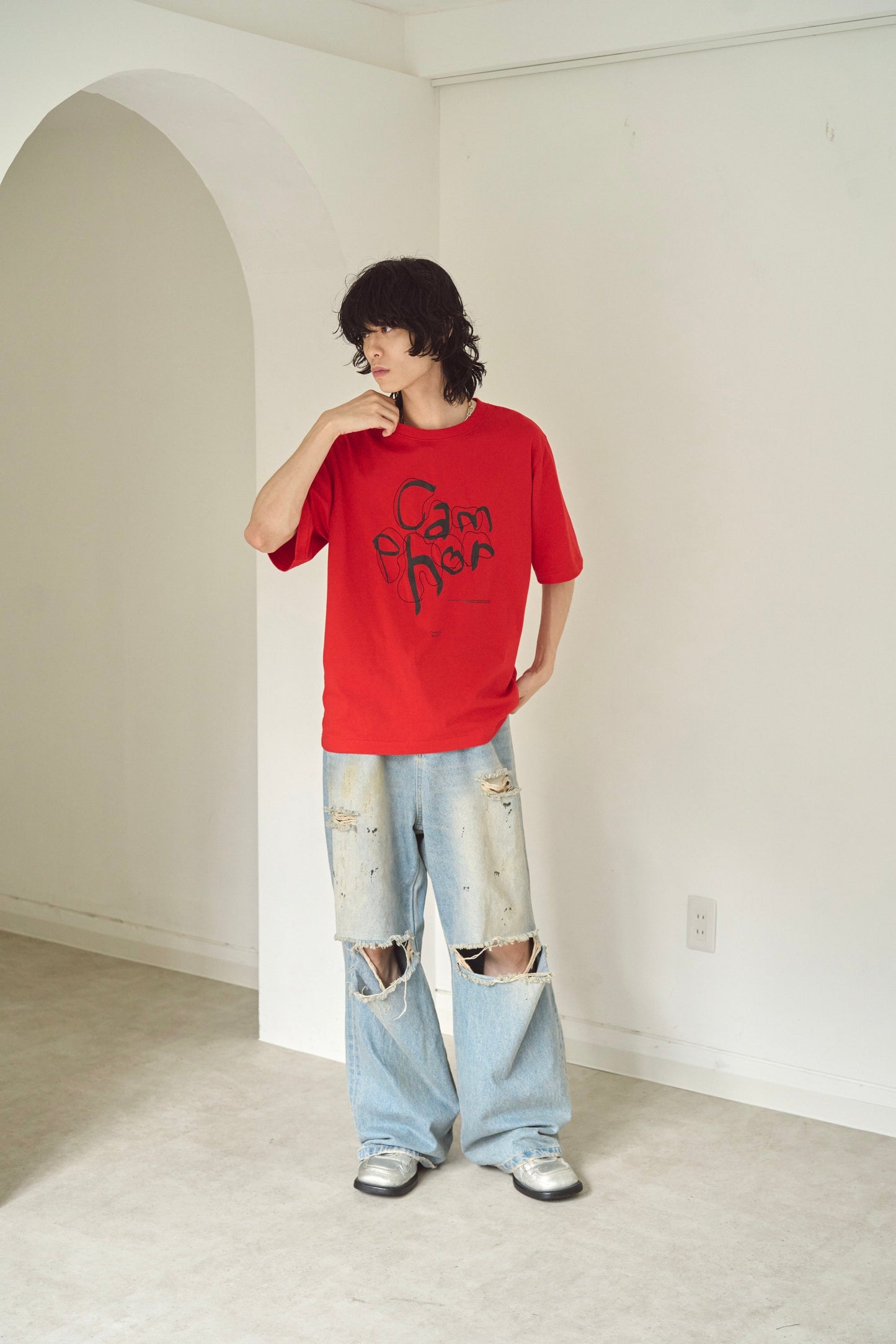 camphor scrawl embroidery tee