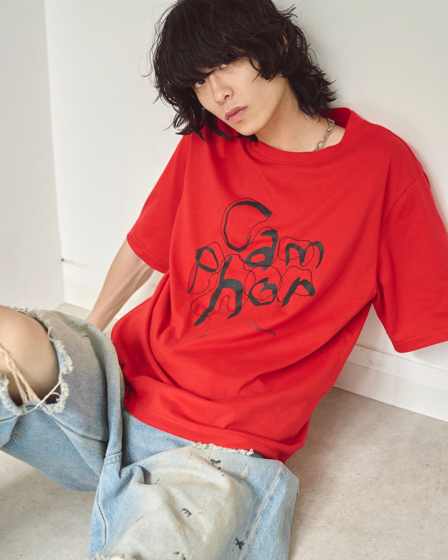 camphor scrawl embroidery tee