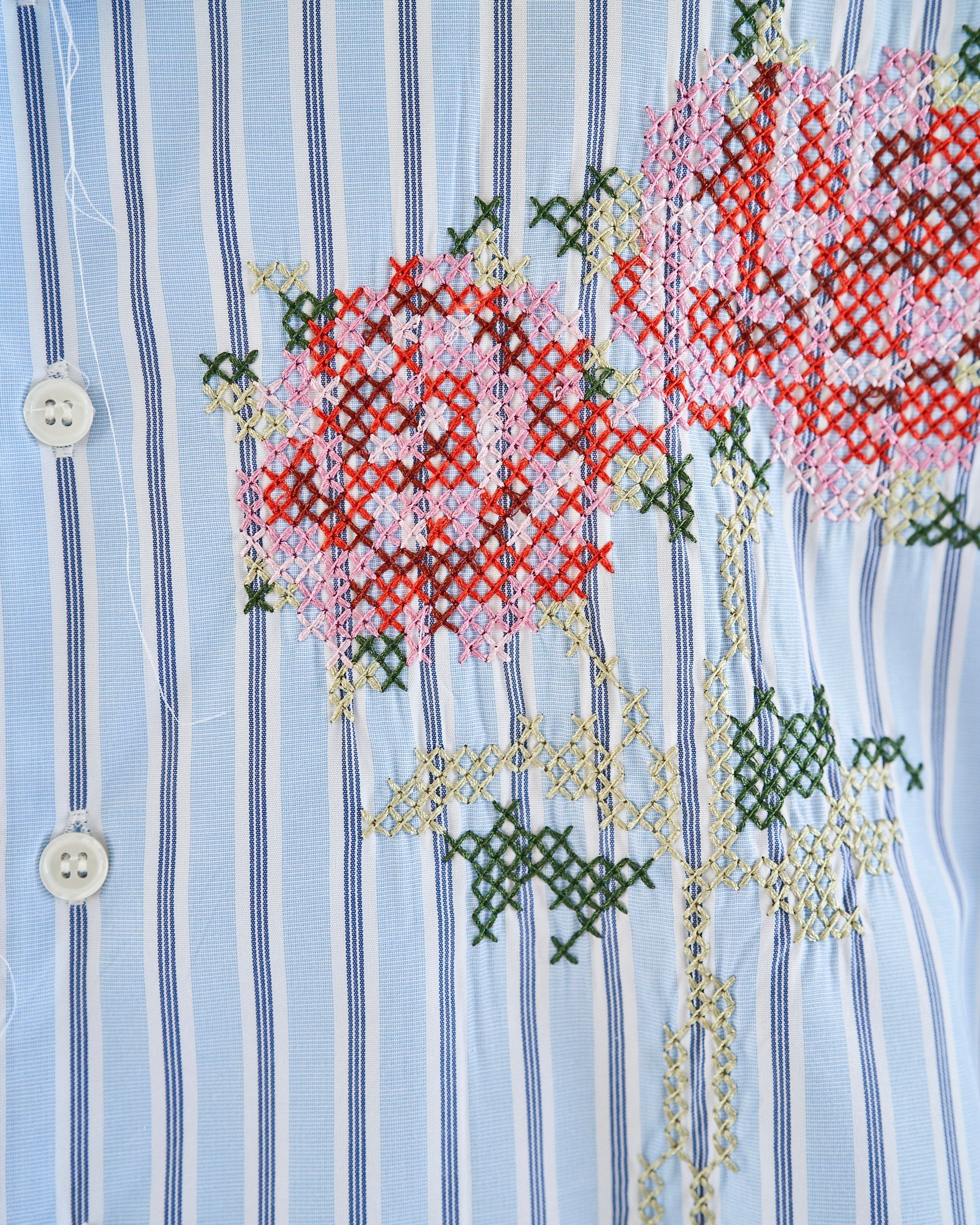 flower embroidery cut off stripe l/s shirt – CAMPHOR WOOD
