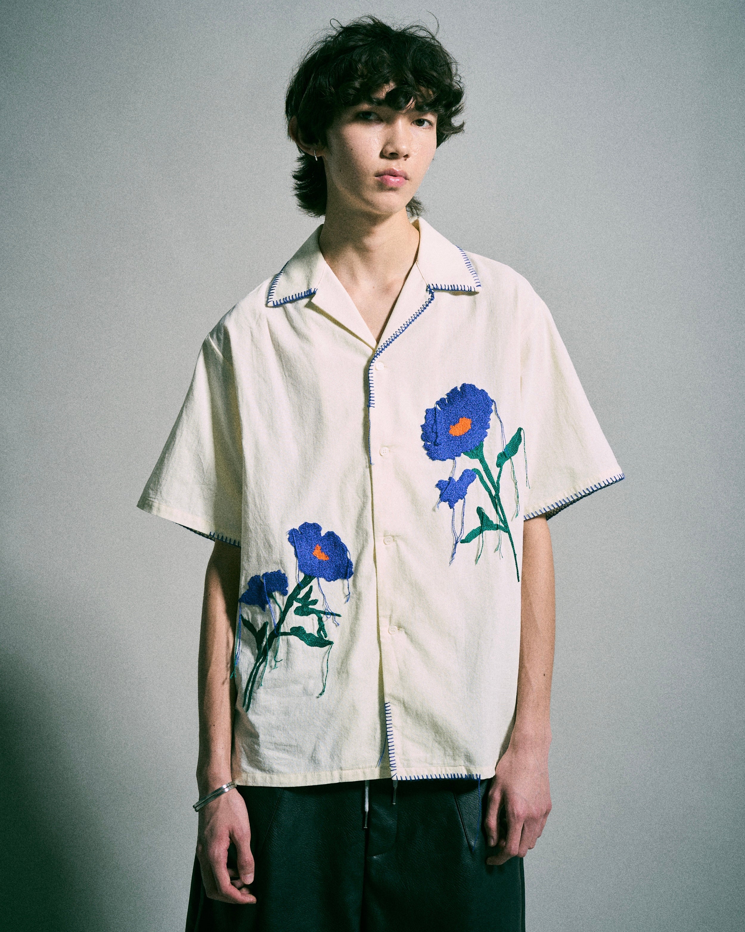 FLOWER EMBROIDERY SAGARA H/S SHIRT – CAMPHOR WOOD - OFFICIAL