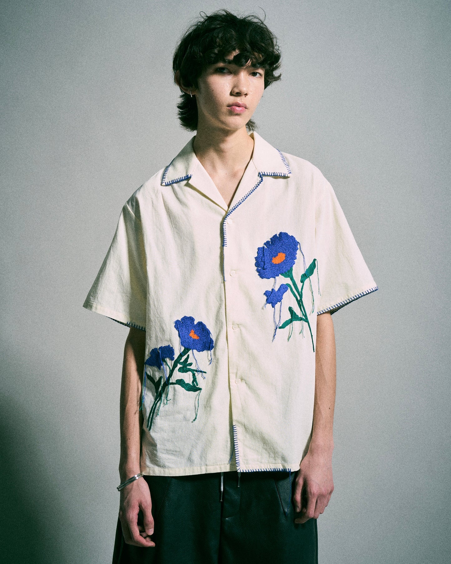 FLOWER EMBROIDERY SAGARA H/S SHIRT