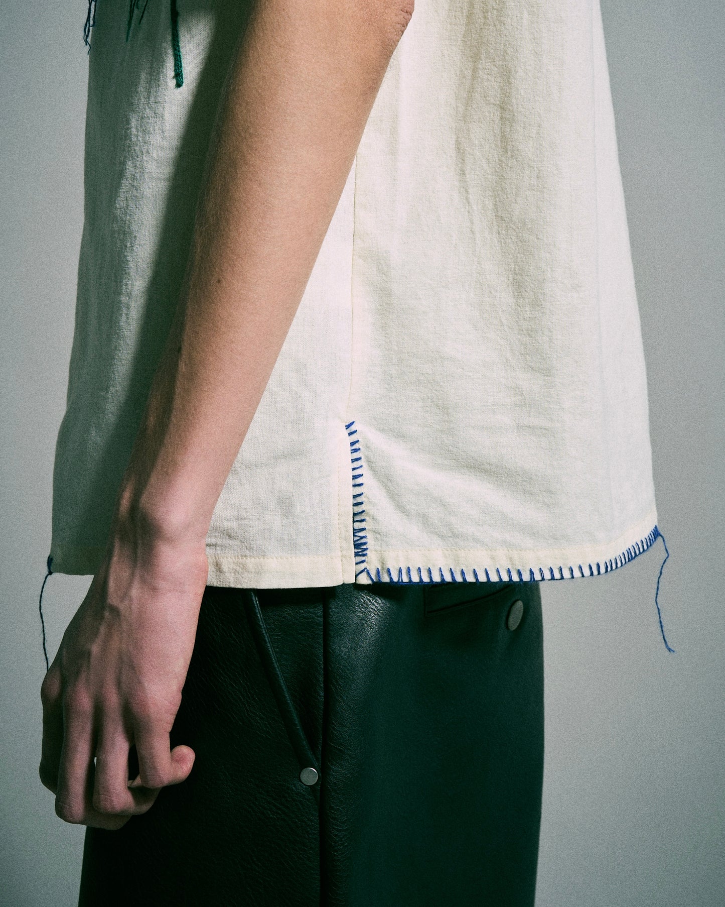 FLOWER EMBROIDERY SAGARA H/S SHIRT