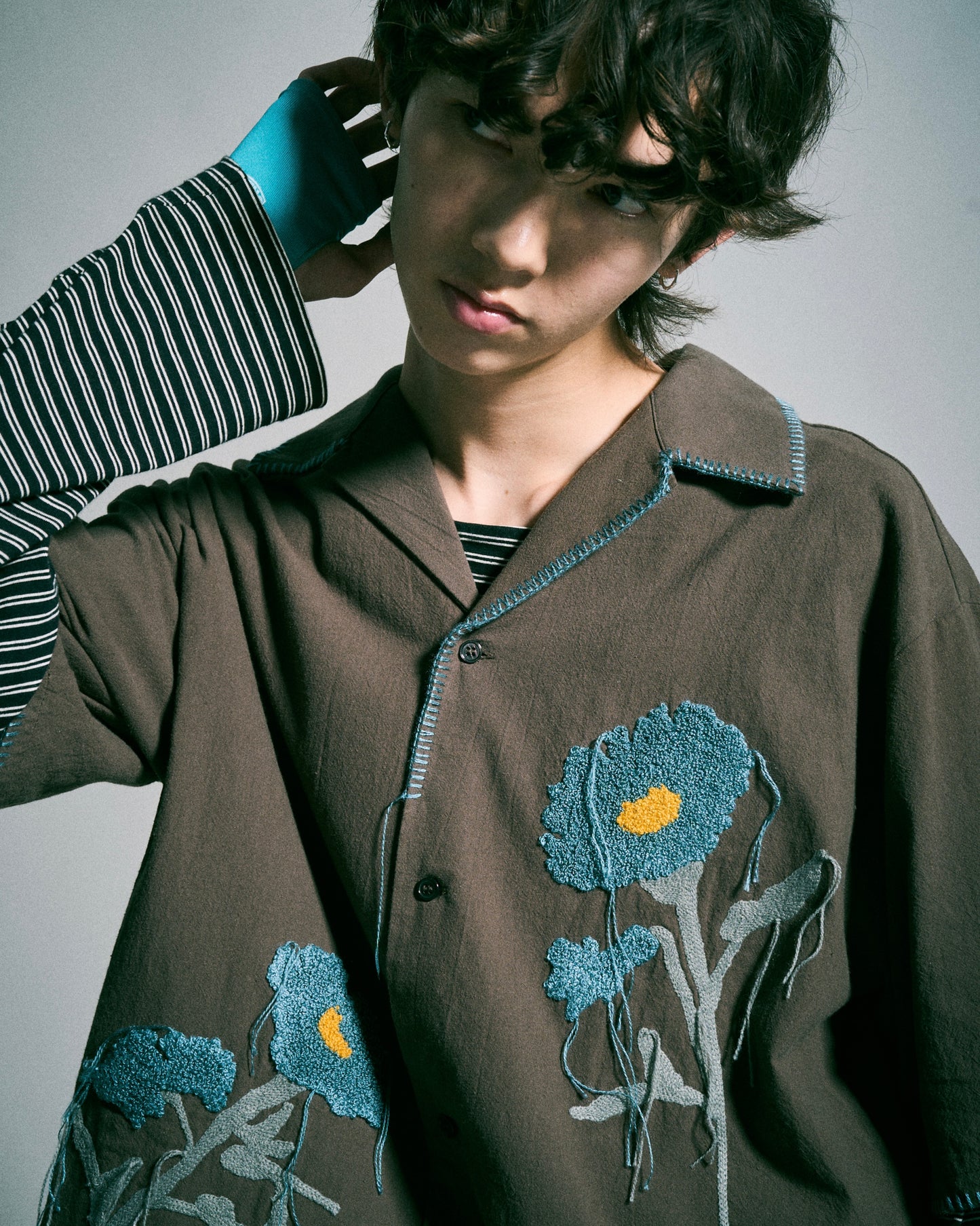 FLOWER EMBROIDERY SAGARA H/S SHIRT