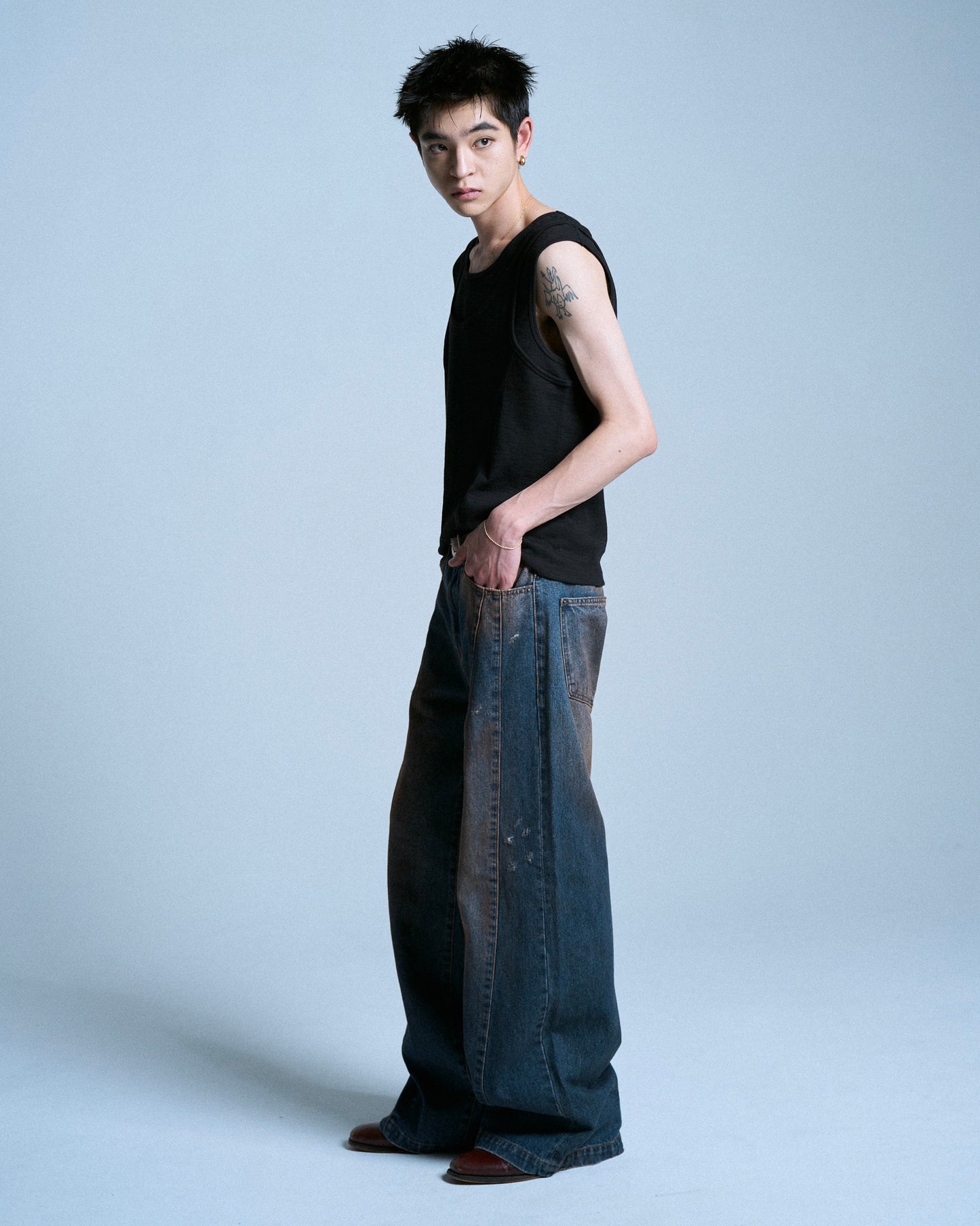 SIDE SEAM SEMI-FLARE SLUB JEANS