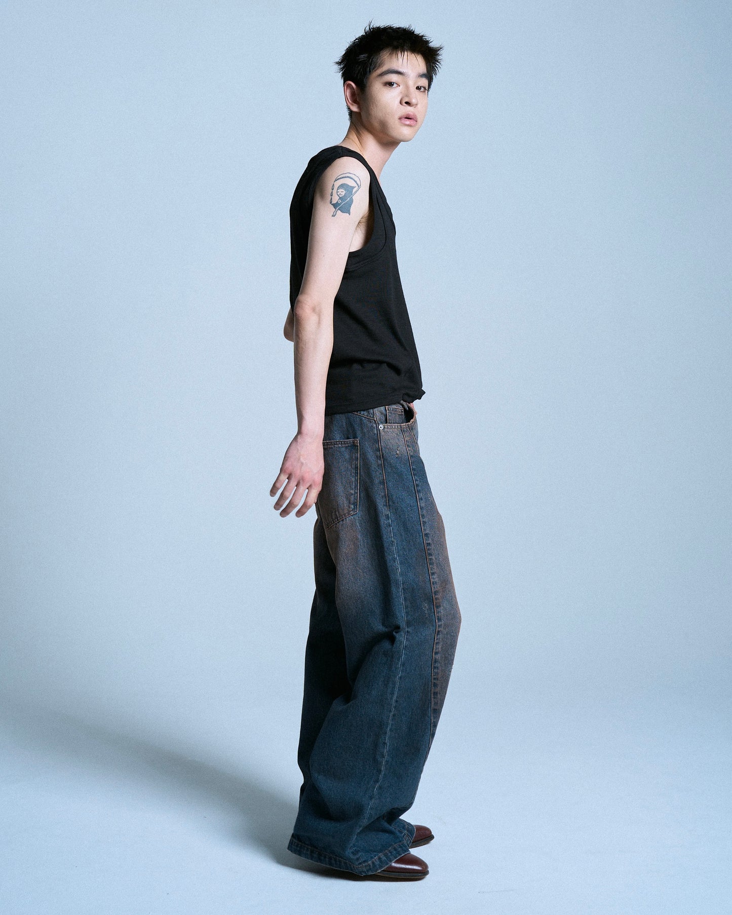 SIDE SEAM SEMI-FLARE SLUB JEANS