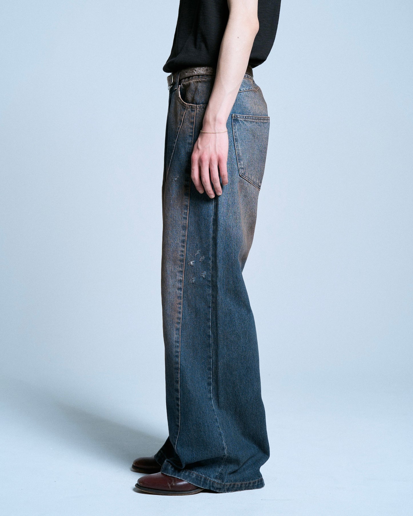 SIDE SEAM SEMI-FLARE SLUB JEANS