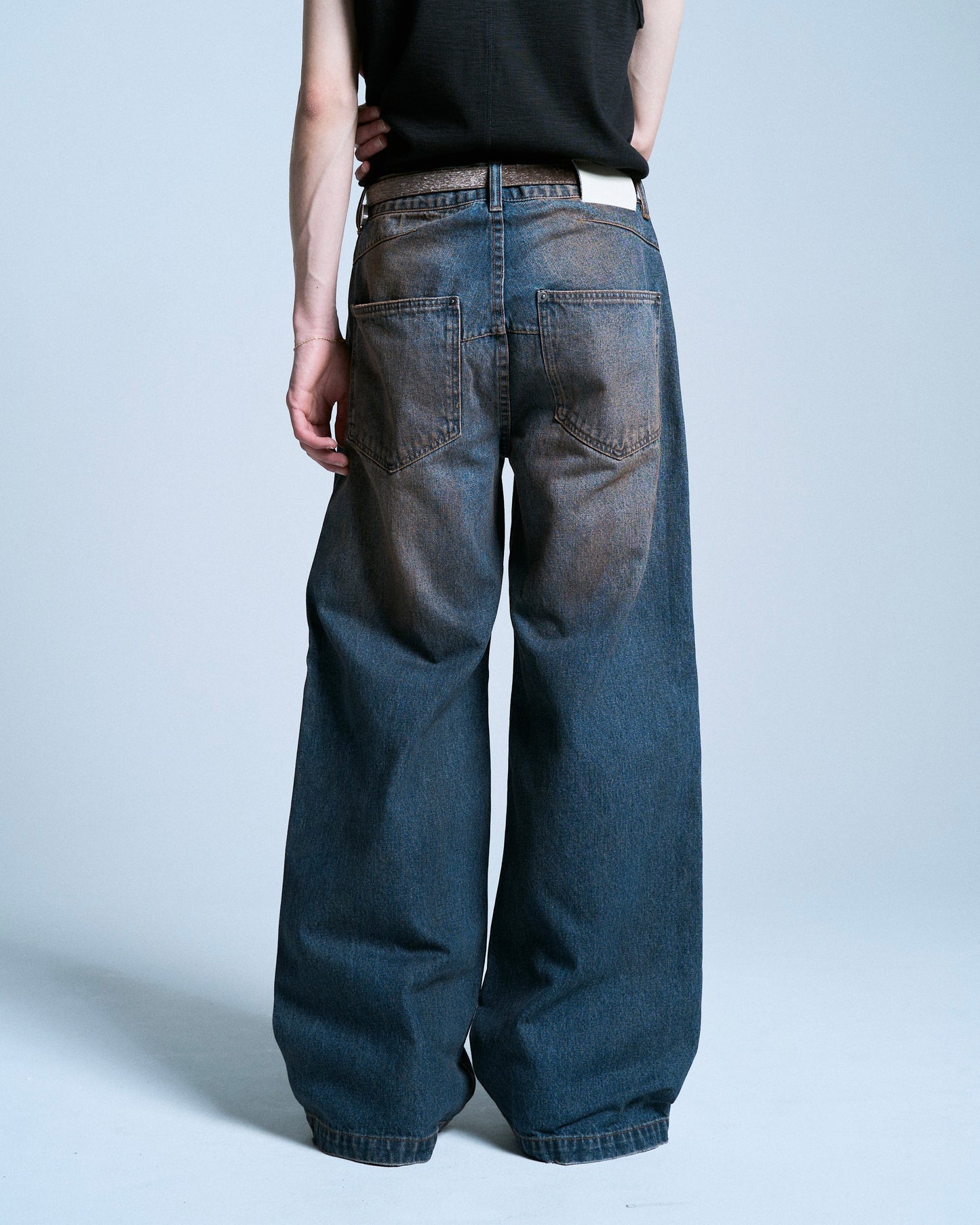 SIDE SEAM SEMI-FLARE SLUB JEANS