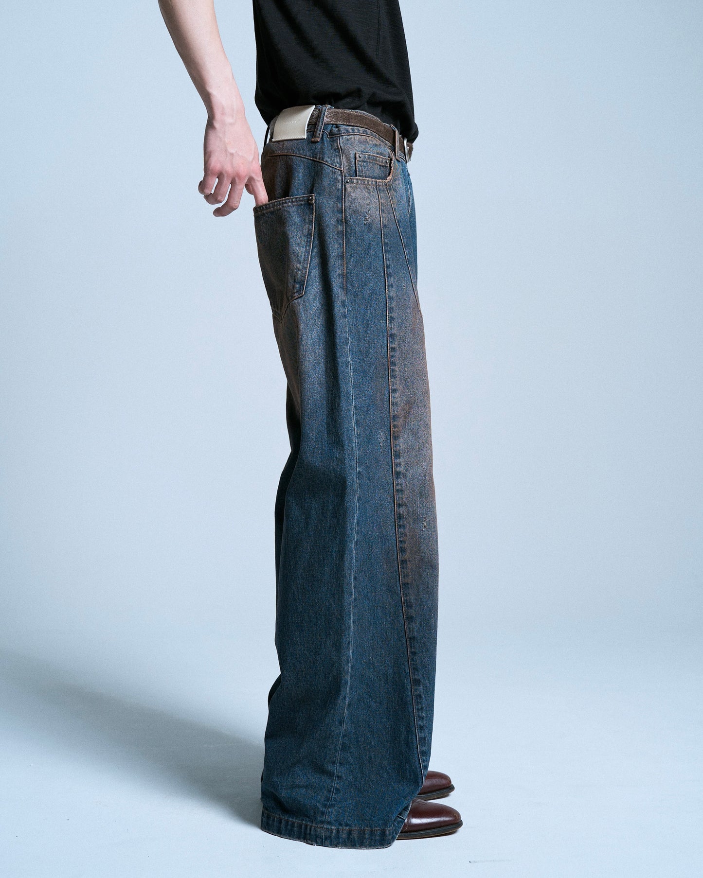 SIDE SEAM SEMI-FLARE SLUB JEANS