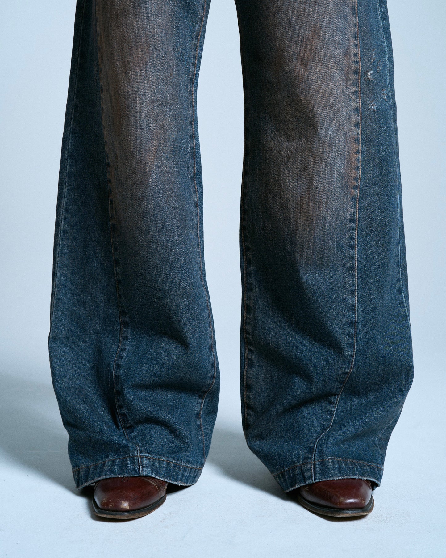 SIDE SEAM SEMI-FLARE SLUB JEANS