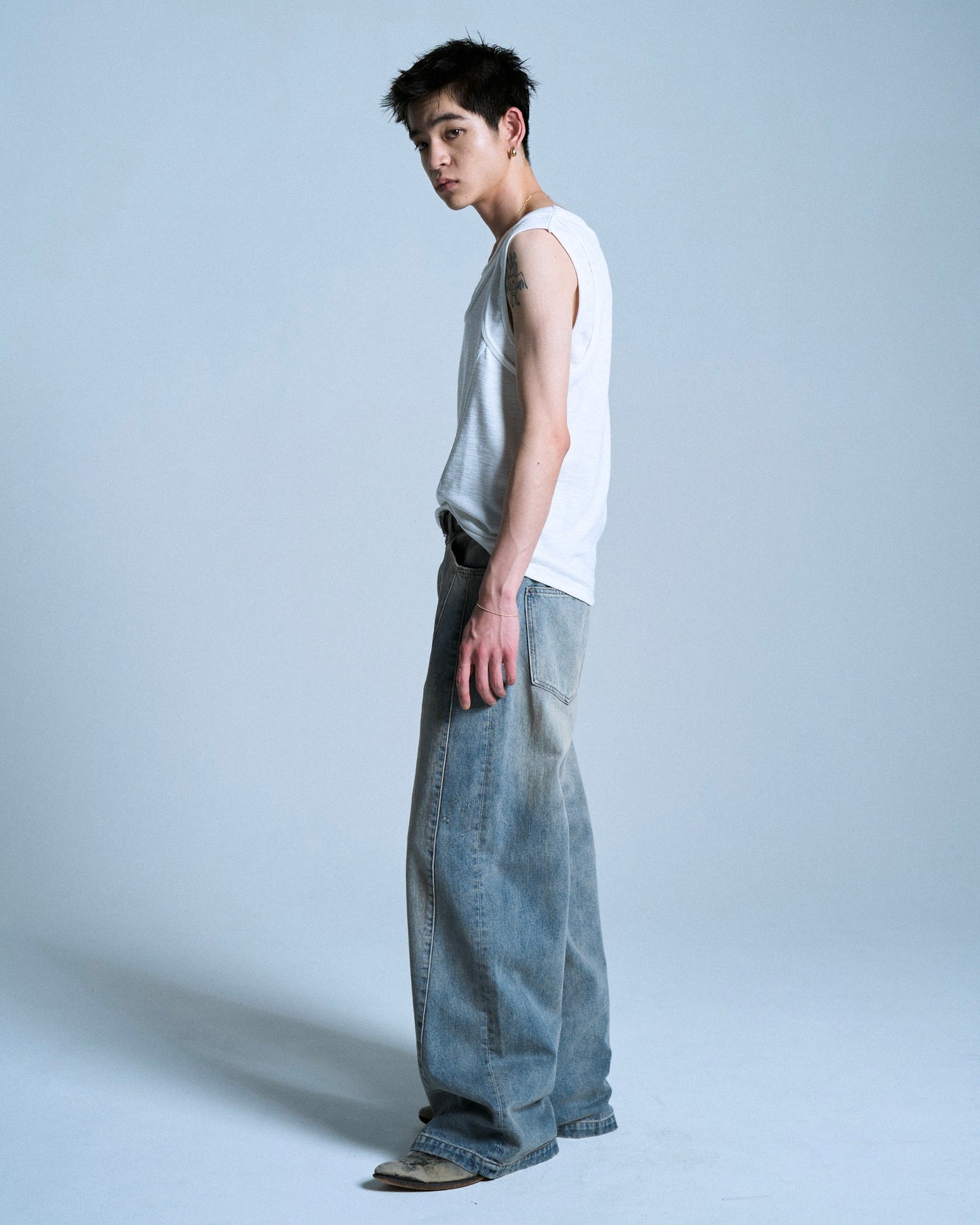 SIDE SEAM SEMI-FLARE SLUB JEANS