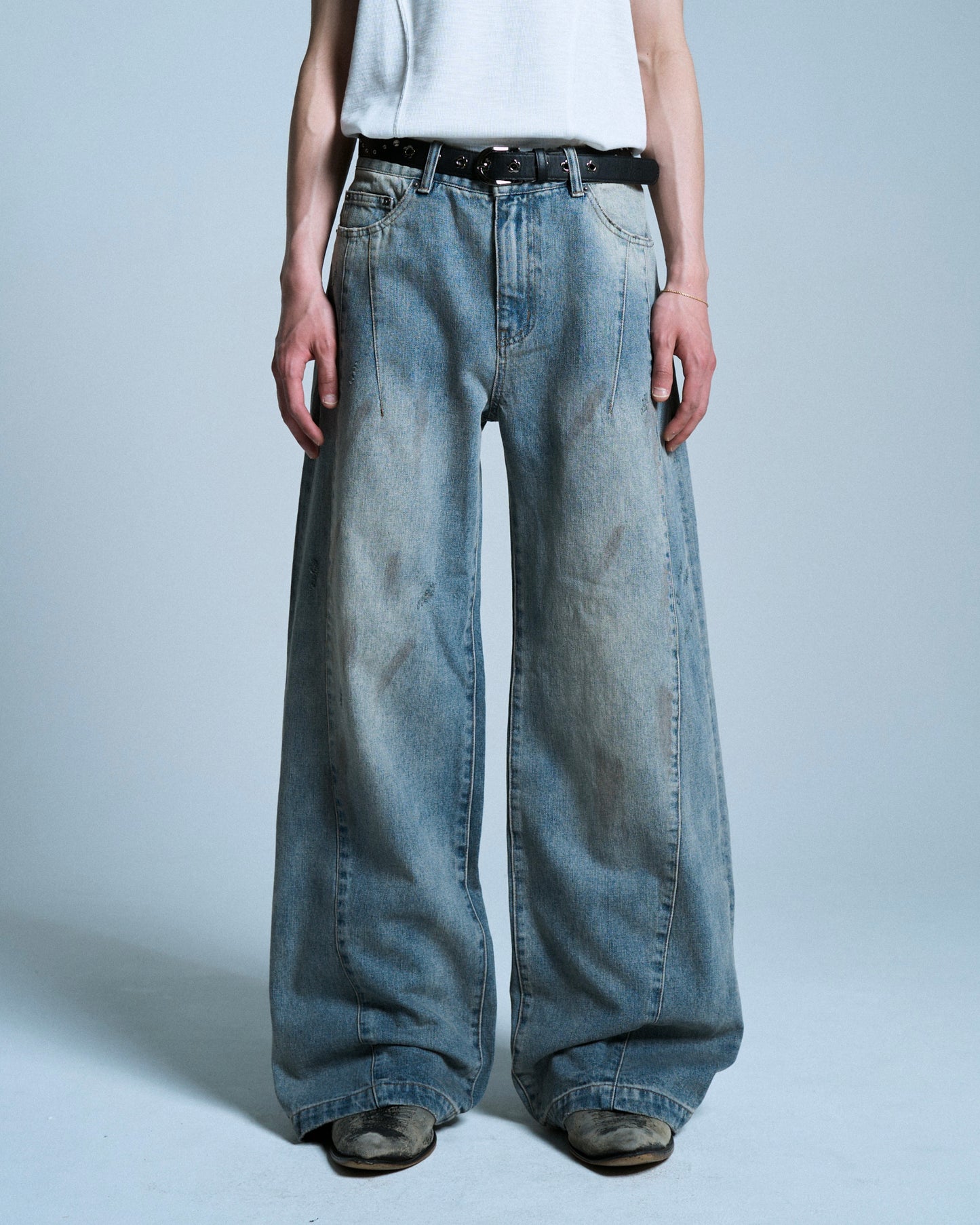 SIDE SEAM SEMI-FLARE SLUB JEANS