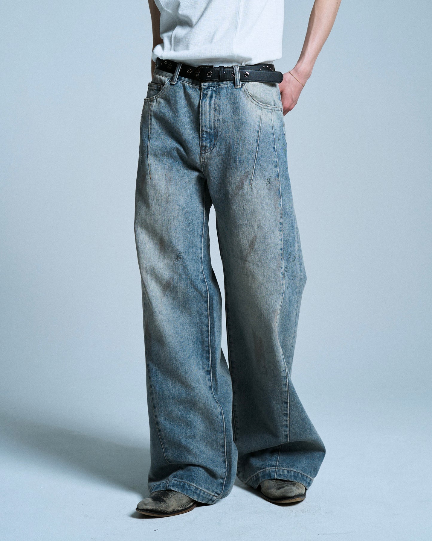 SIDE SEAM SEMI-FLARE SLUB JEANS